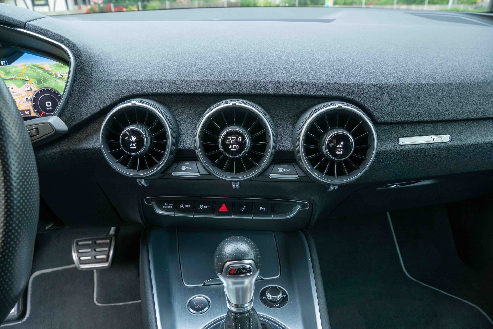 AUDI TT Coupé 1.8 TFSI S-tronic-image-9
