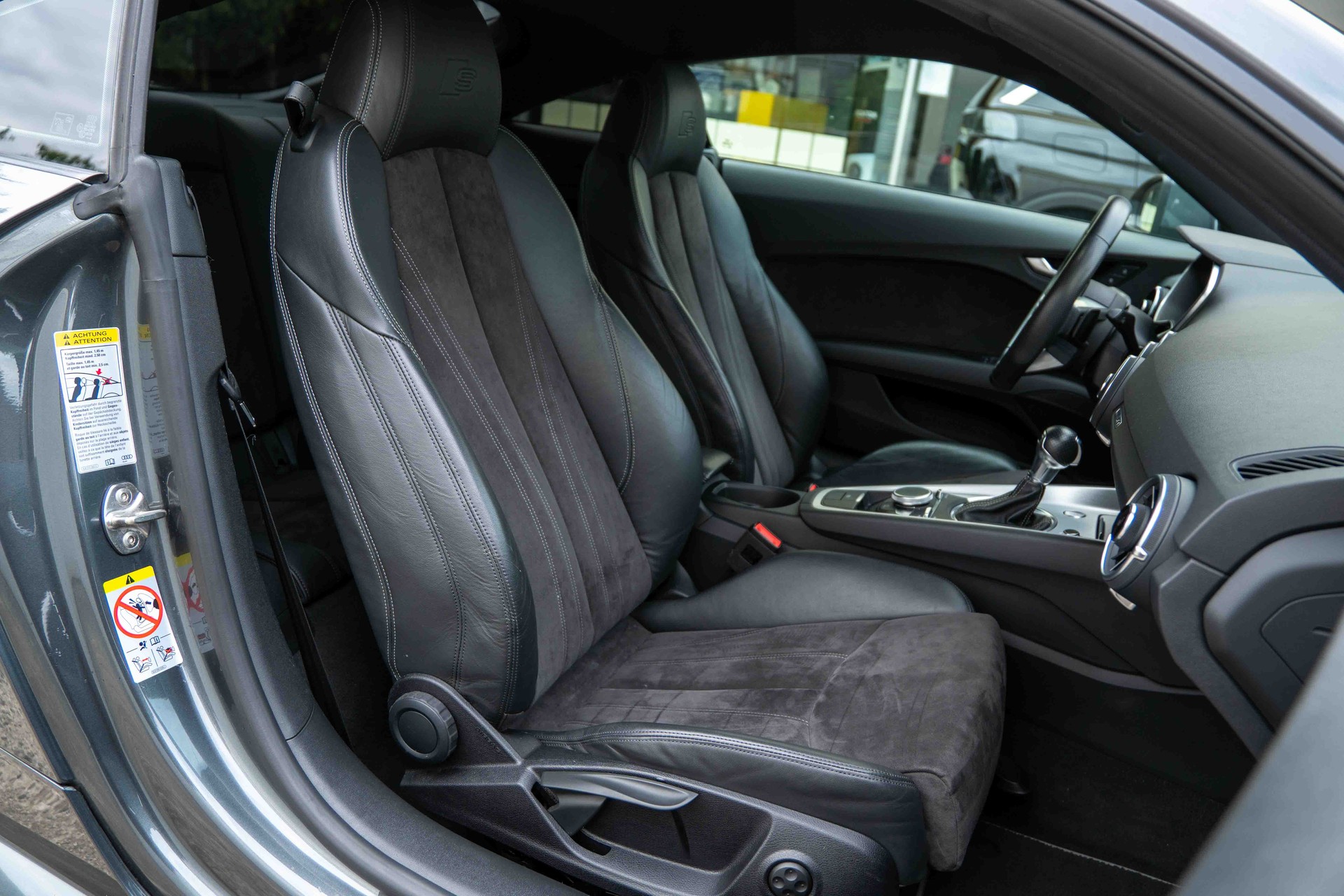 AUDI TT Coupé 1.8 TFSI S-tronic-image-13