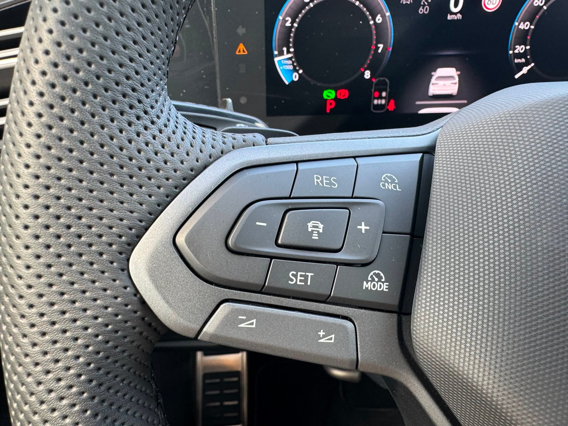VW Tiguan 2.0 TSI DSG R-Line 4Motion-image-10