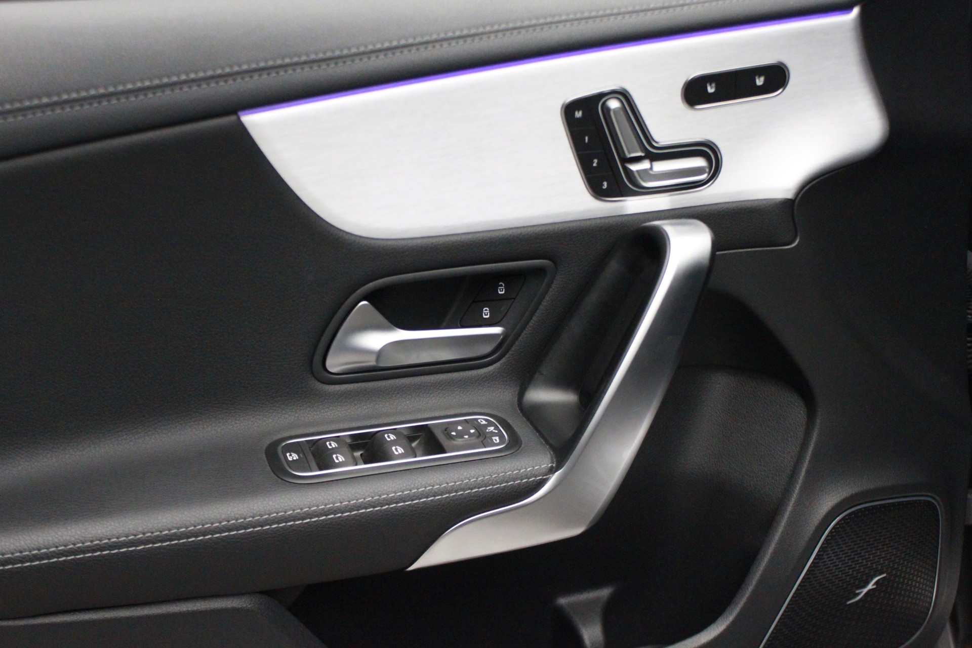 MERCEDES-BENZ A 45 S AMG 4Matic+ Speedshift-image-16