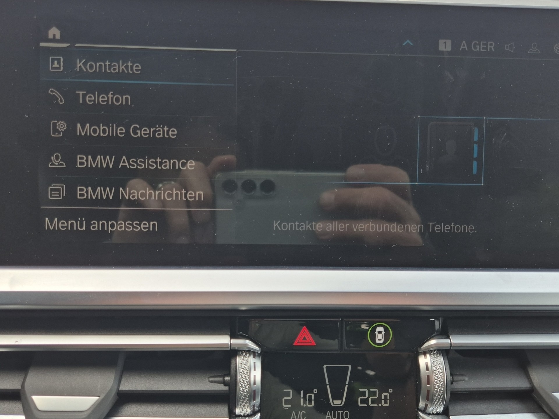 BMW 330e x DriveTouring M Sport Steptronic-image-21