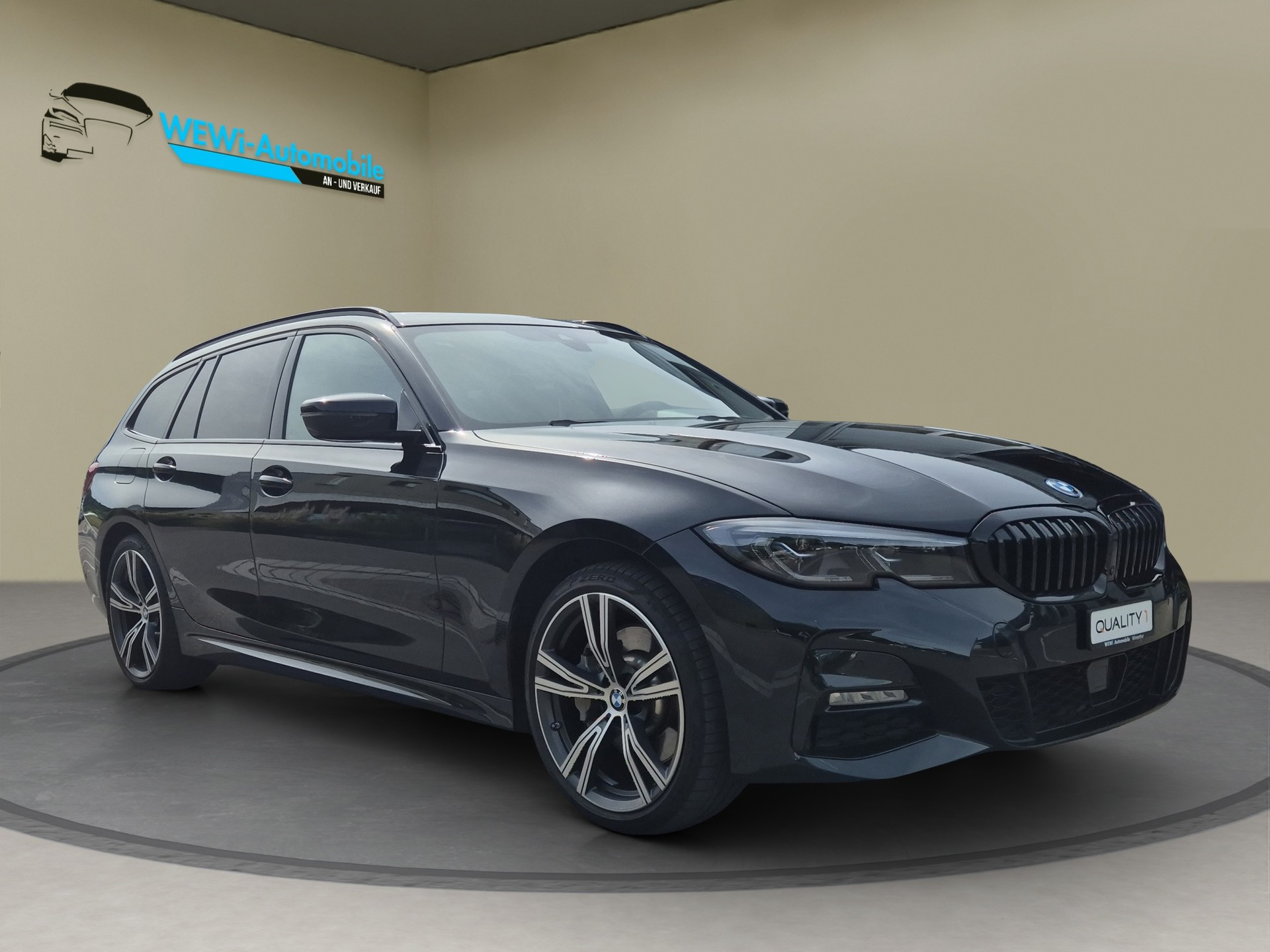 BMW 330e x DriveTouring M Sport Steptronic-image-6