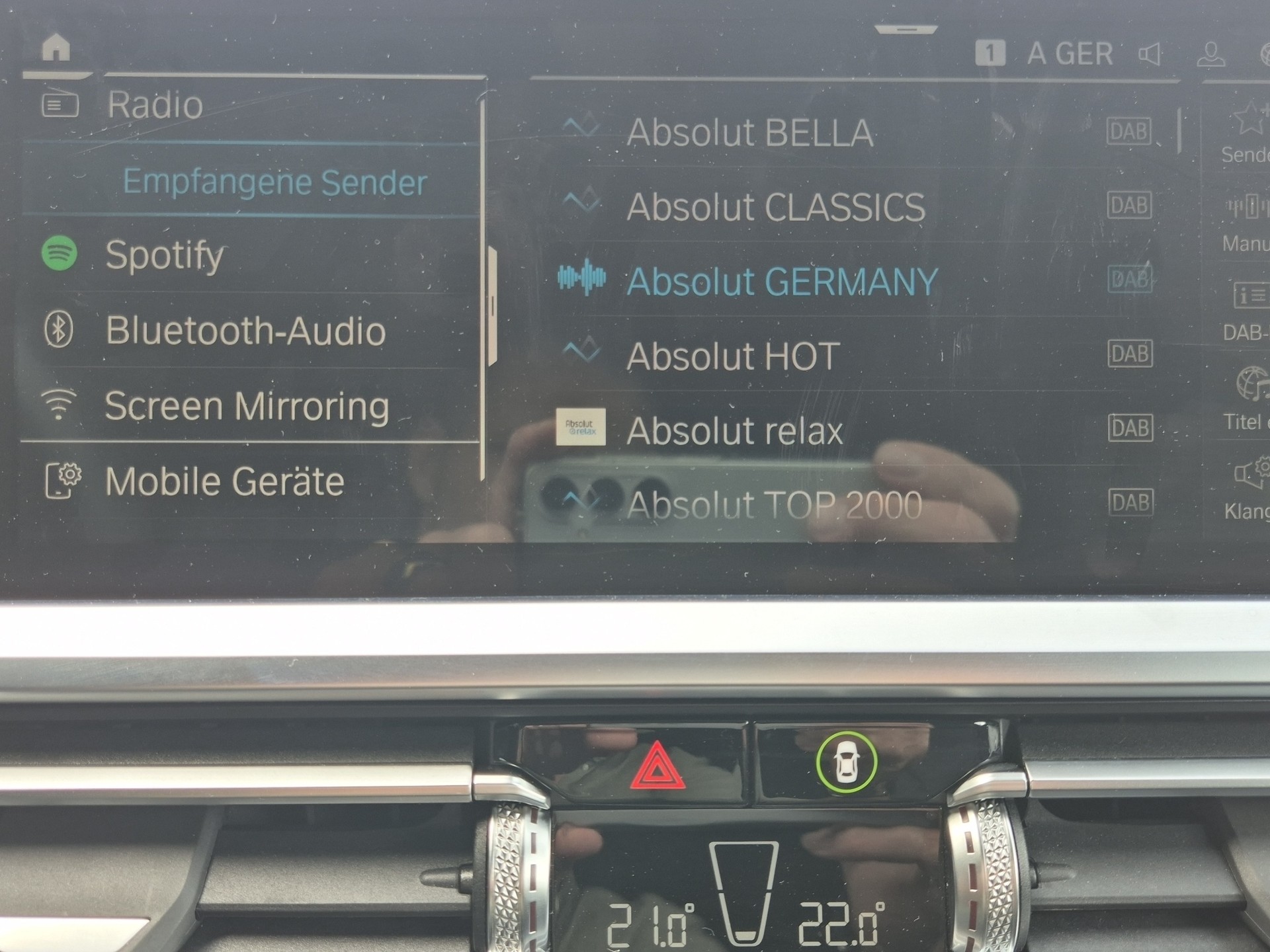 BMW 330e x DriveTouring M Sport Steptronic-image-20