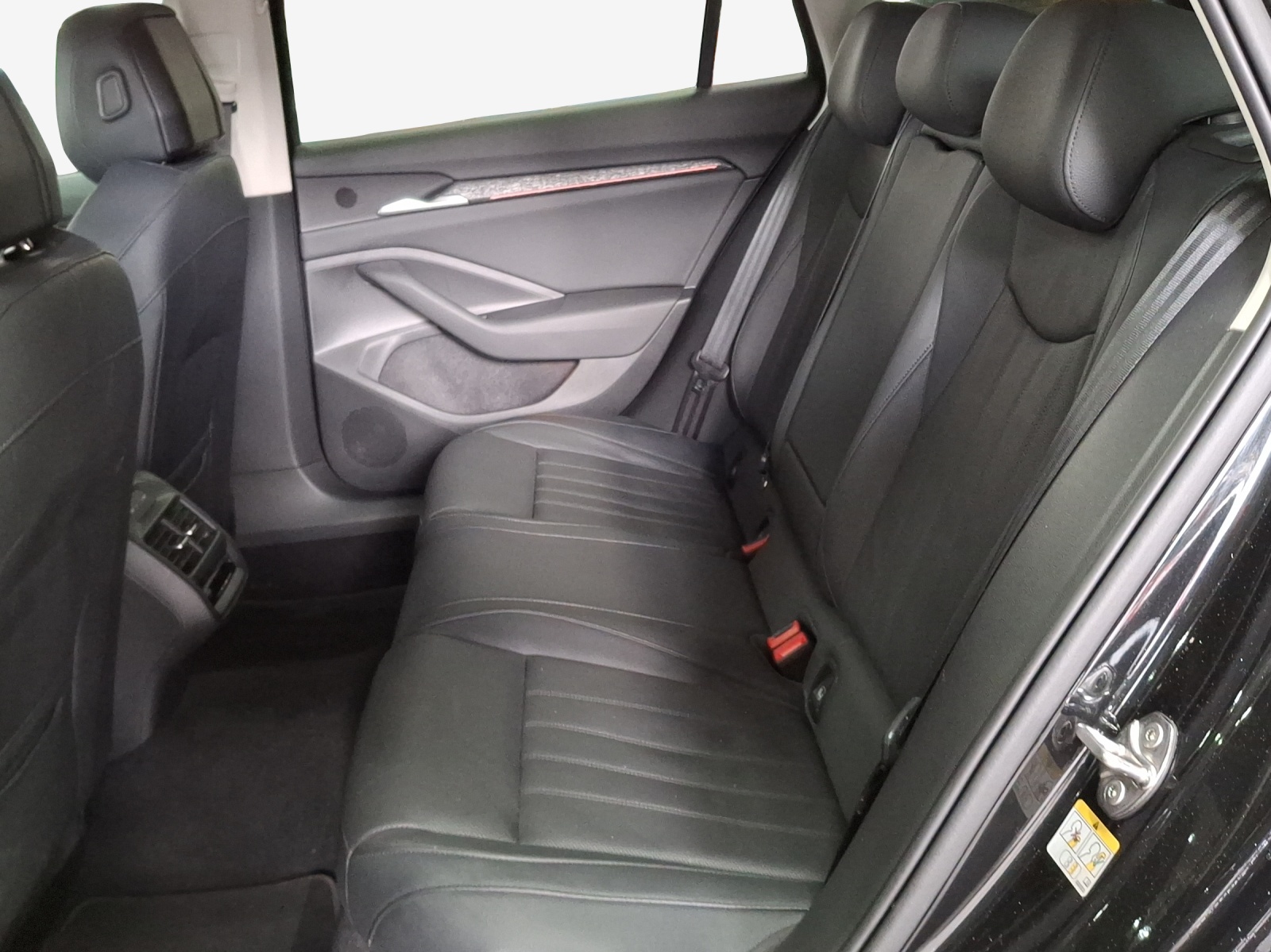 SKODA Superb Combi 1.5 TSI PHEV Selection DSG-image-12