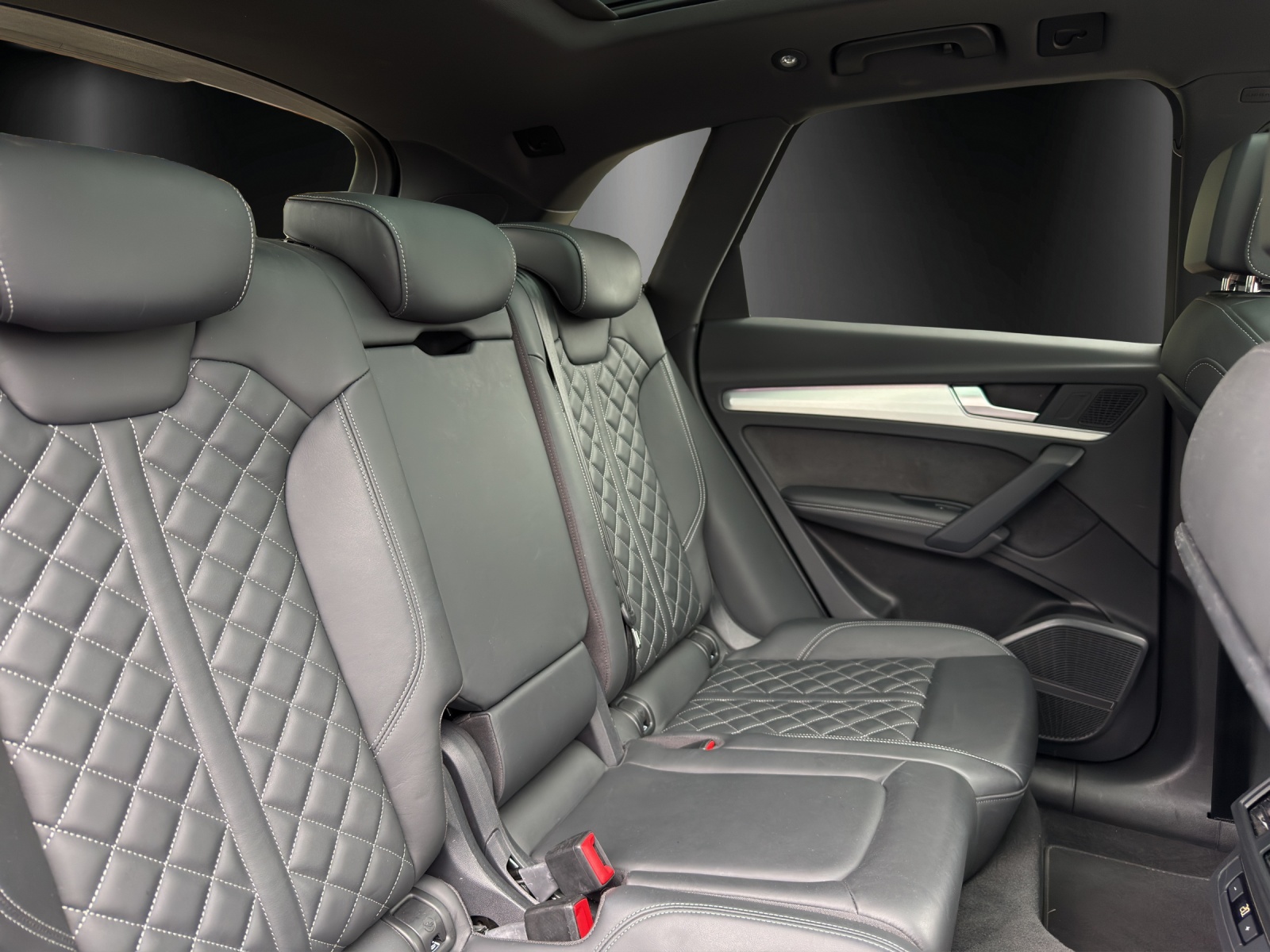 AUDI Q5 45 TFSI S-line quattro S-tronic-image-7