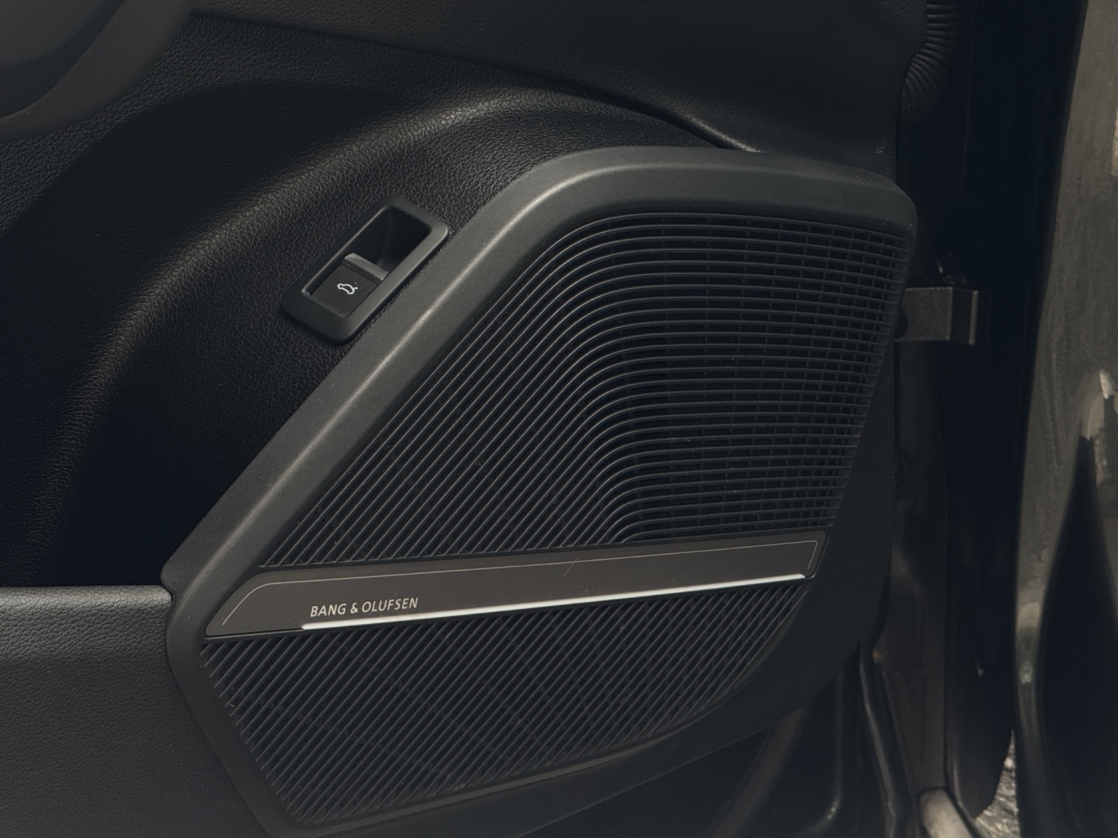AUDI Q5 45 TFSI S-line quattro S-tronic-image-13