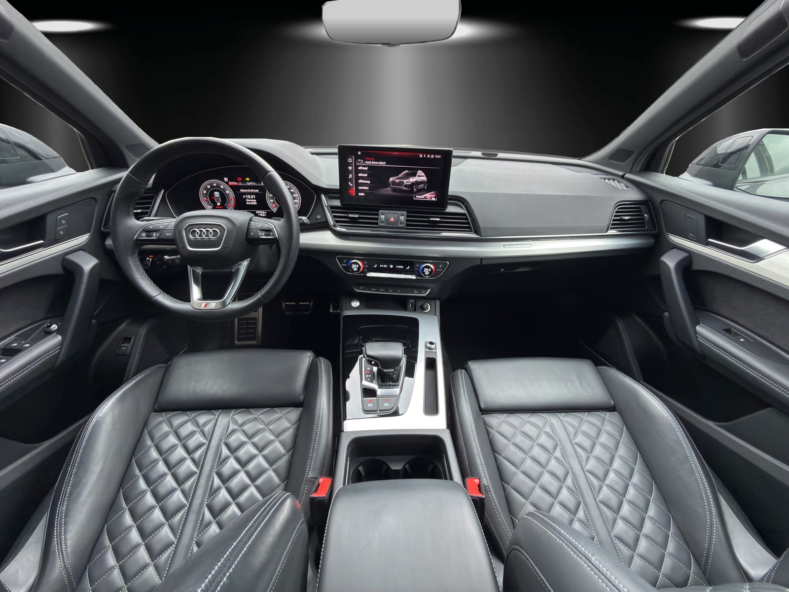 AUDI Q5 45 TFSI S-line quattro S-tronic-image-10