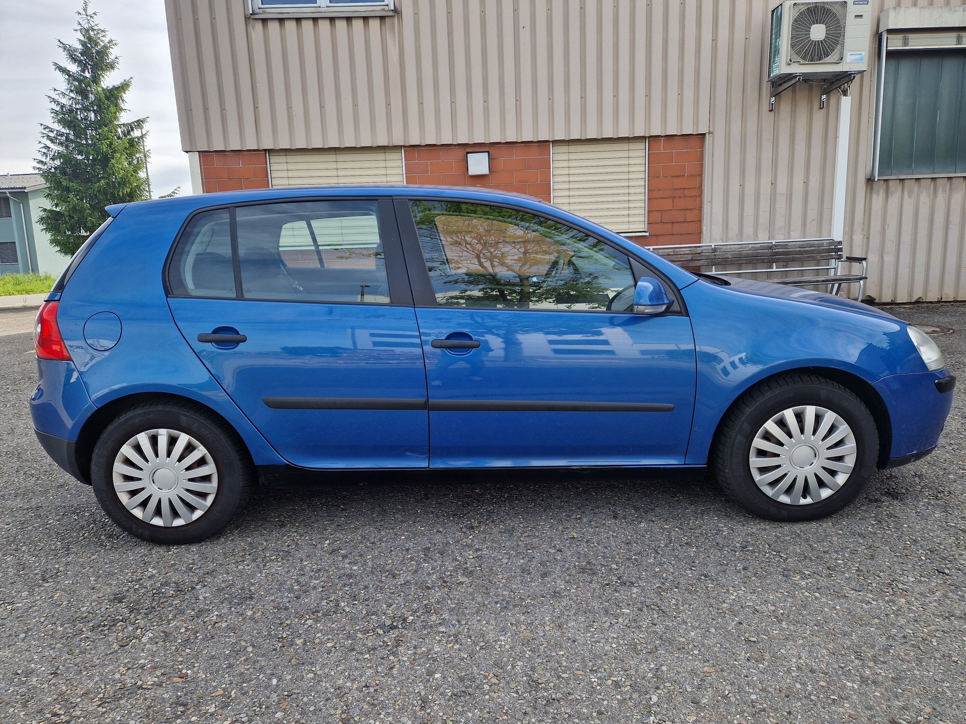 VW Golf 2.0 FSI Comfortline-image-2