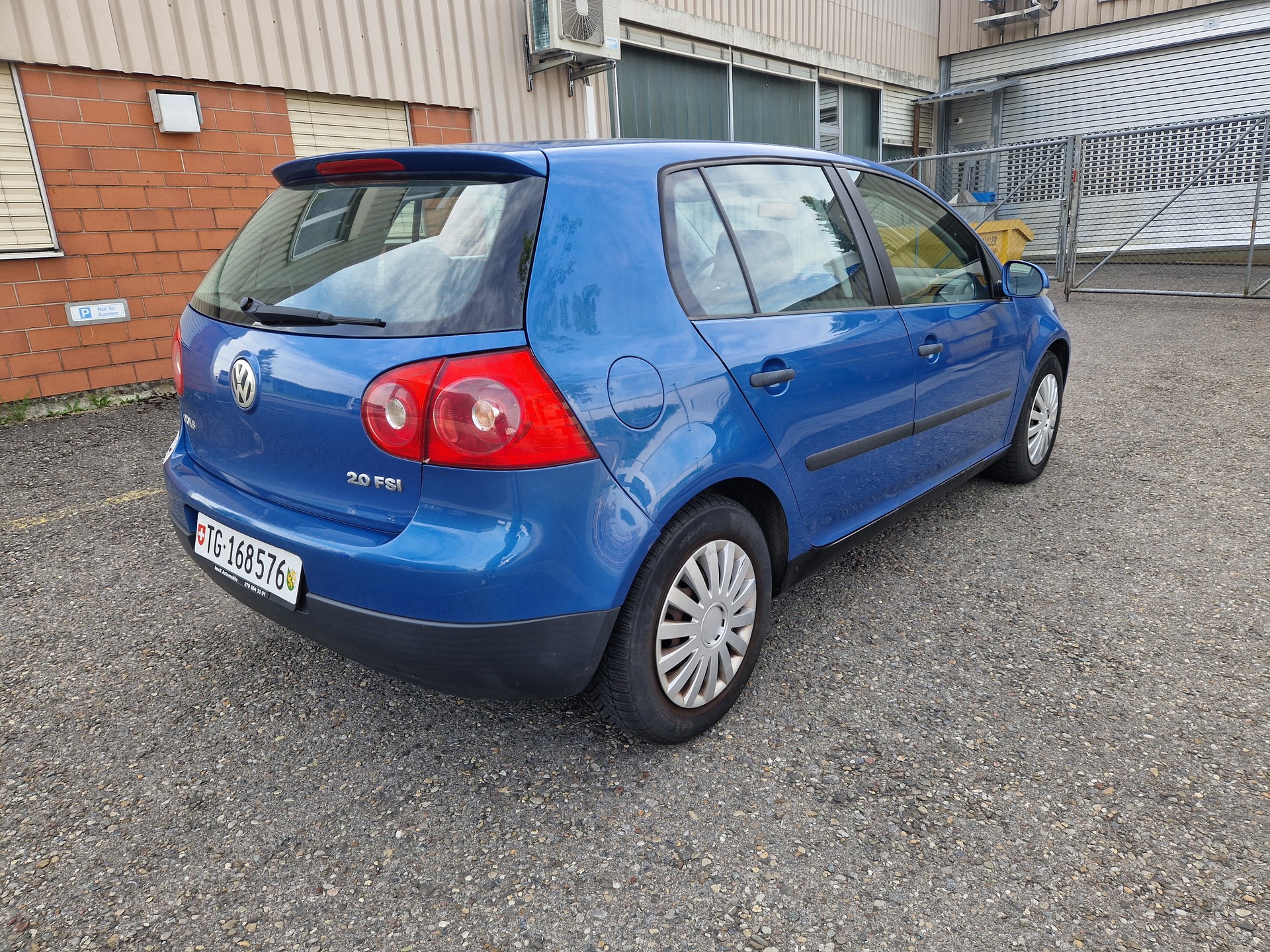 VW Golf 2.0 FSI Comfortline-image-1