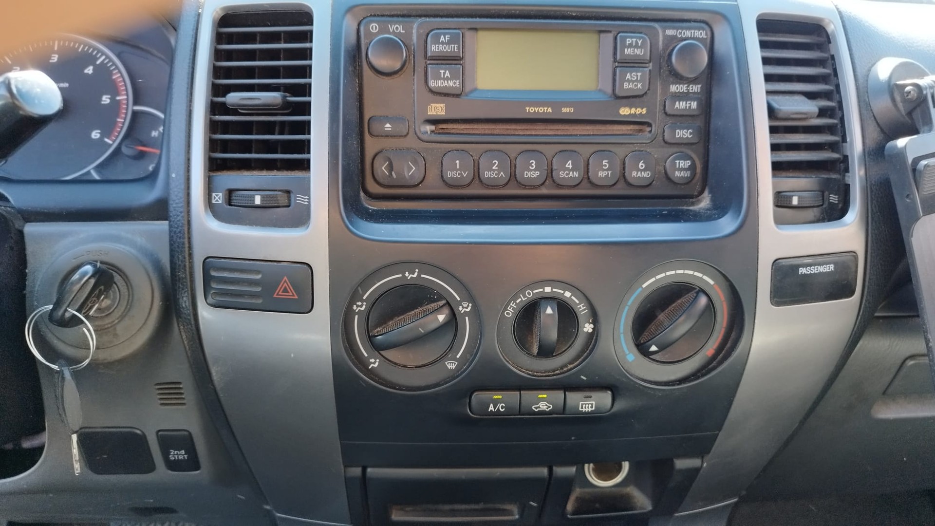 TOYOTA Land Cruiser 3.0 TD Linea Terra-image-11