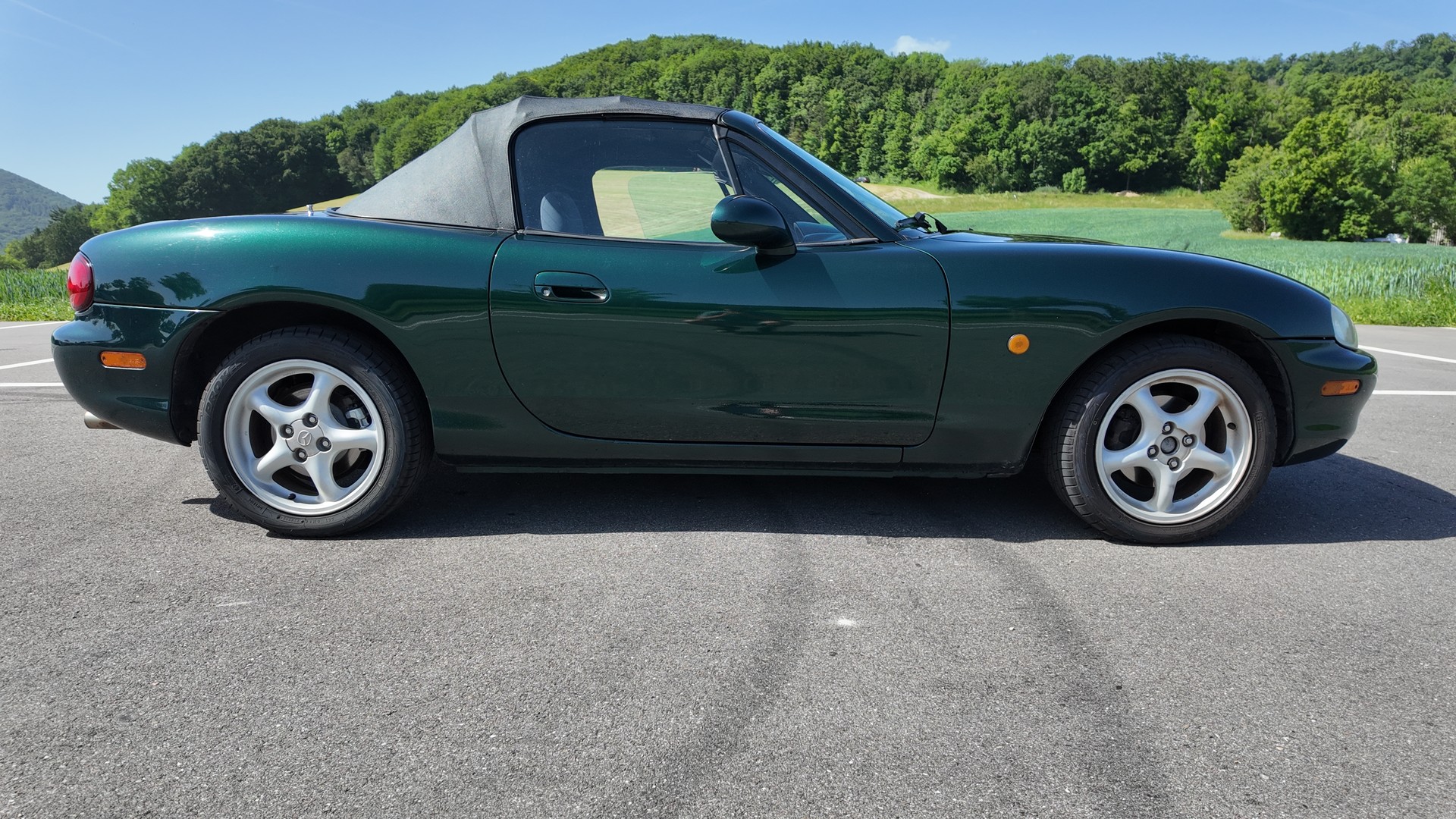 MAZDA 1.6 Youngster-image-1