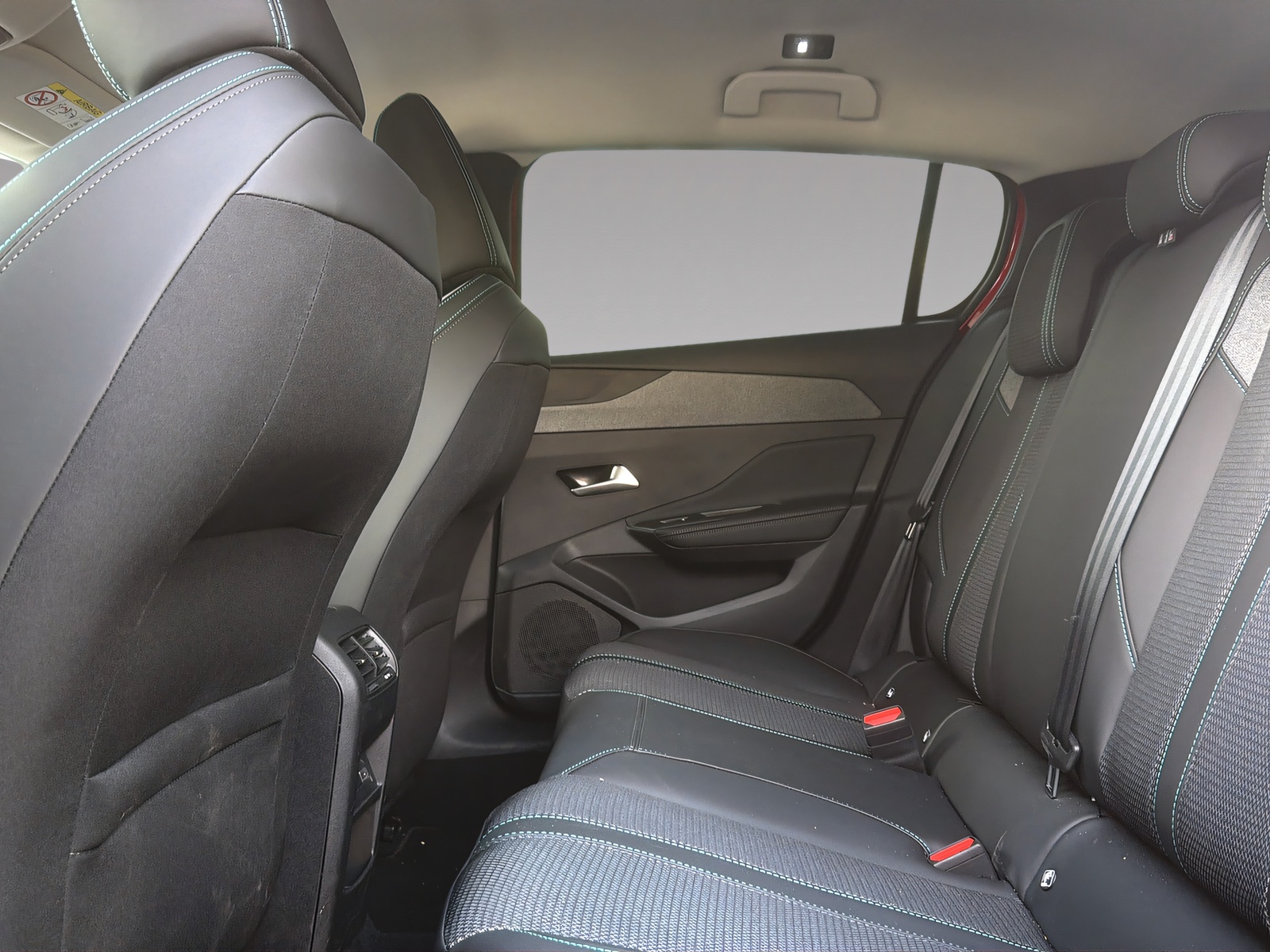 PEUGEOT 308 1.6 PHEV 180 Allure-image-17