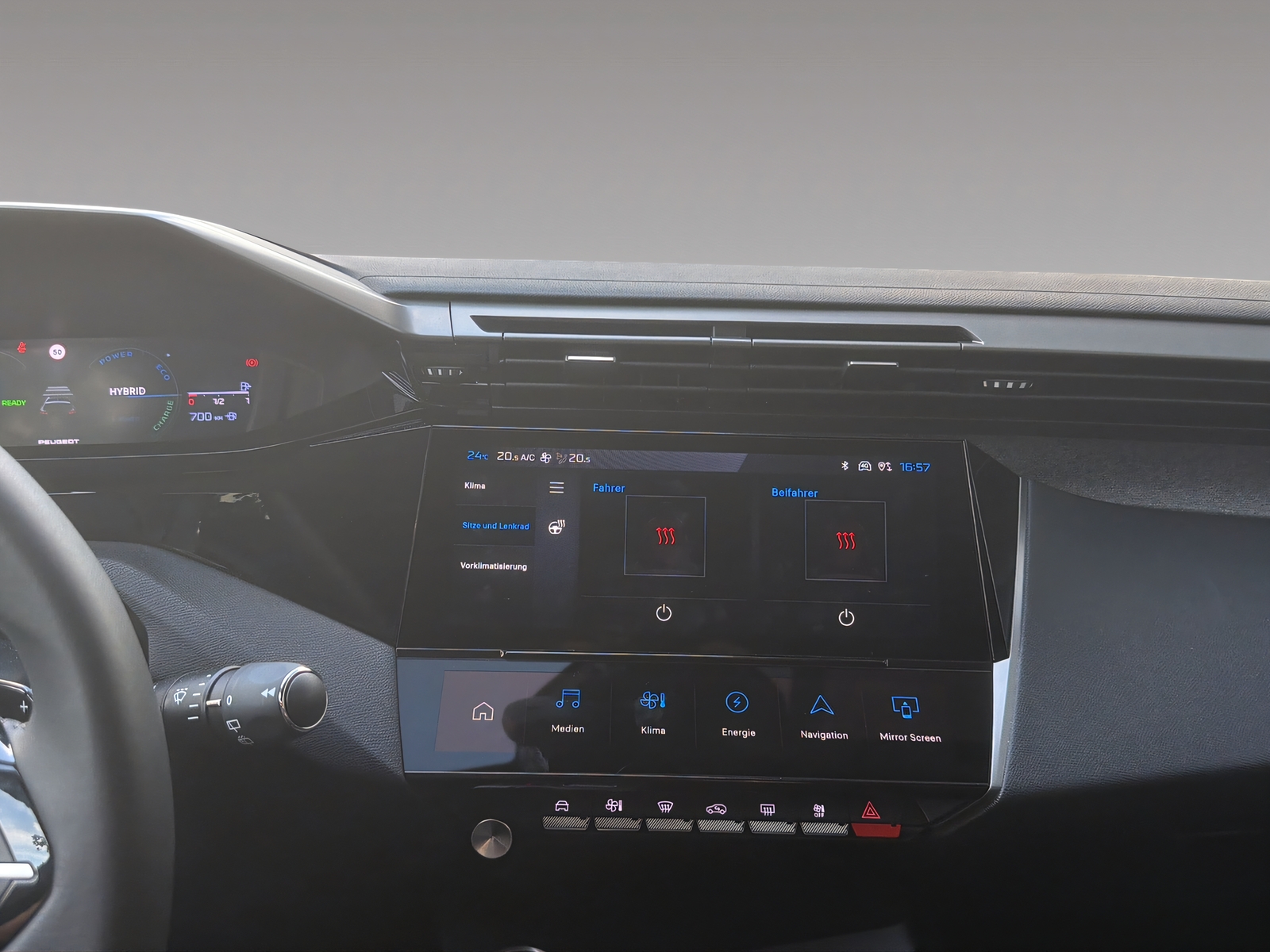PEUGEOT 308 1.6 PHEV 180 Allure-image-14