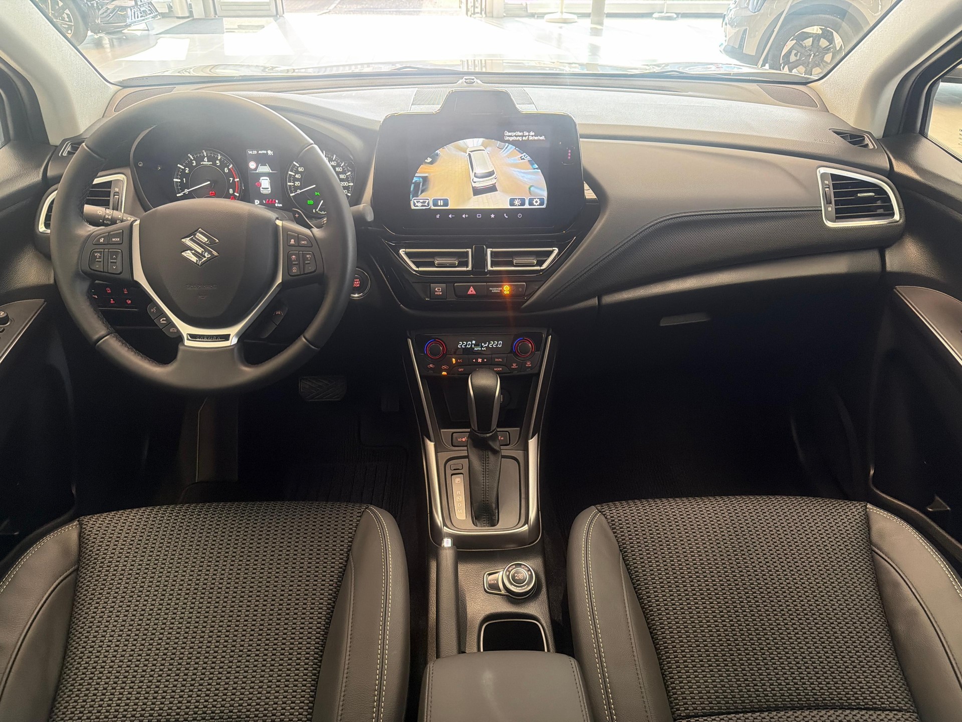 SUZUKI S-Cross 1.4 T Sakura Top Hybrid 4x4-image-8