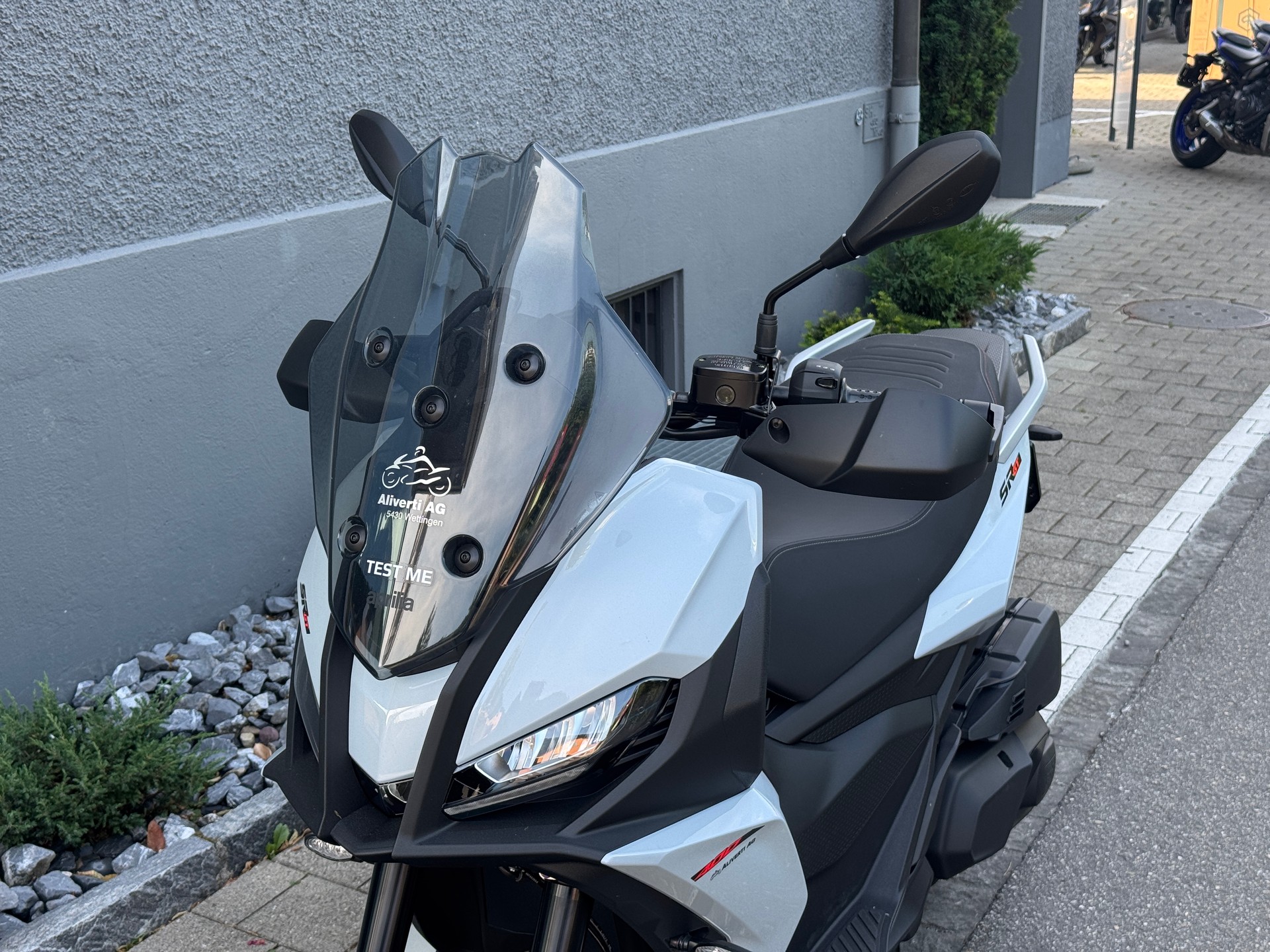 APRILIA SR-showroom-element-1