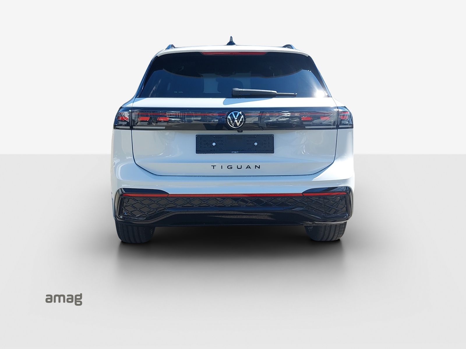 VW Tiguan 2.0 TSI DSG R-Line Plus 4Motion-image-3
