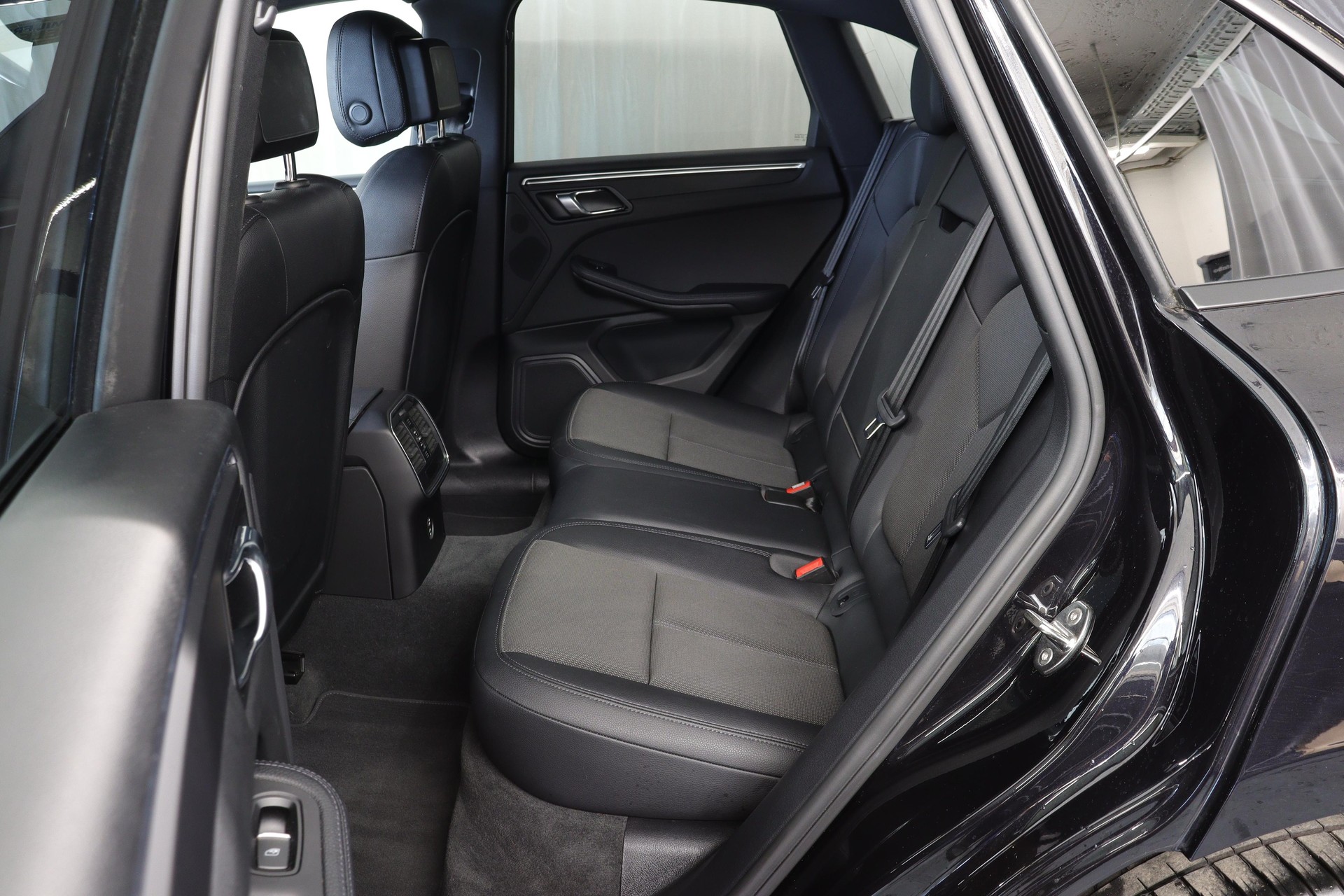 PORSCHE Macan 2.0-image-6