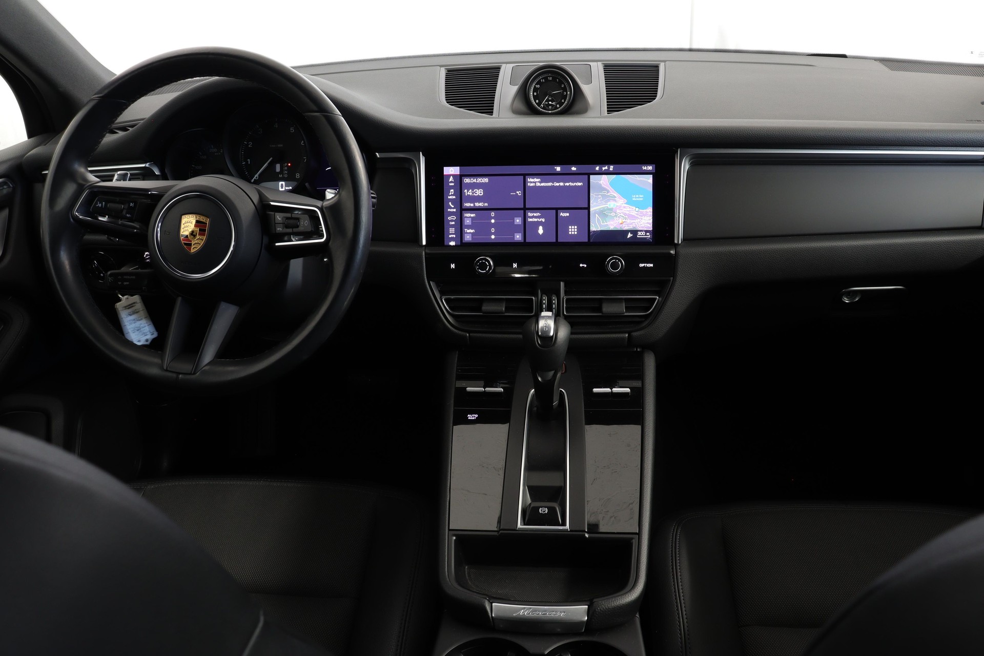 PORSCHE Macan 2.0-image-2