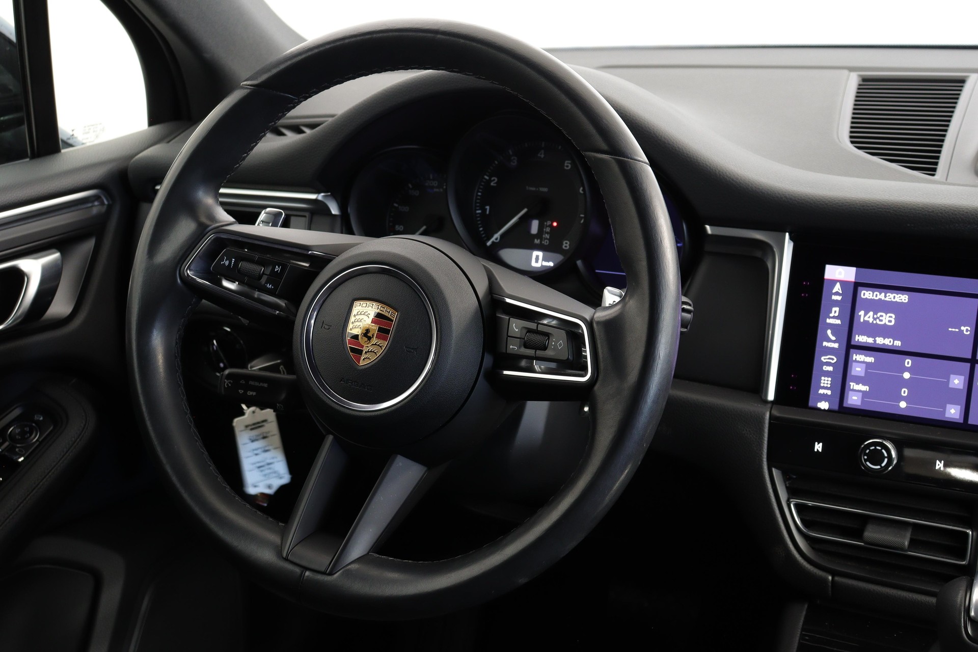 PORSCHE Macan 2.0-image-3