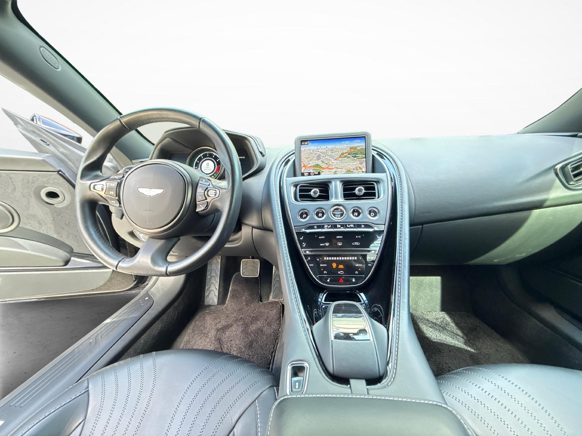 ASTON MARTIN DB11 Coupé 5.2 V12 Bi-Turbo-image-8