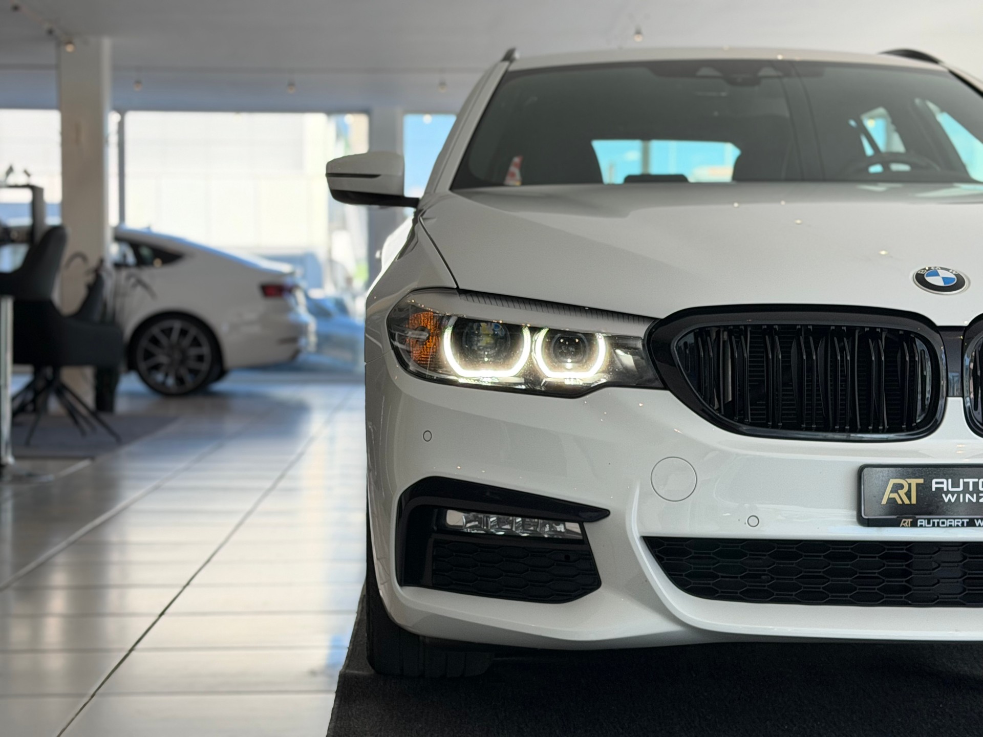 BMW 520d xDrive M Sport Touring Steptronic **Frisch ab MFK**-image-29