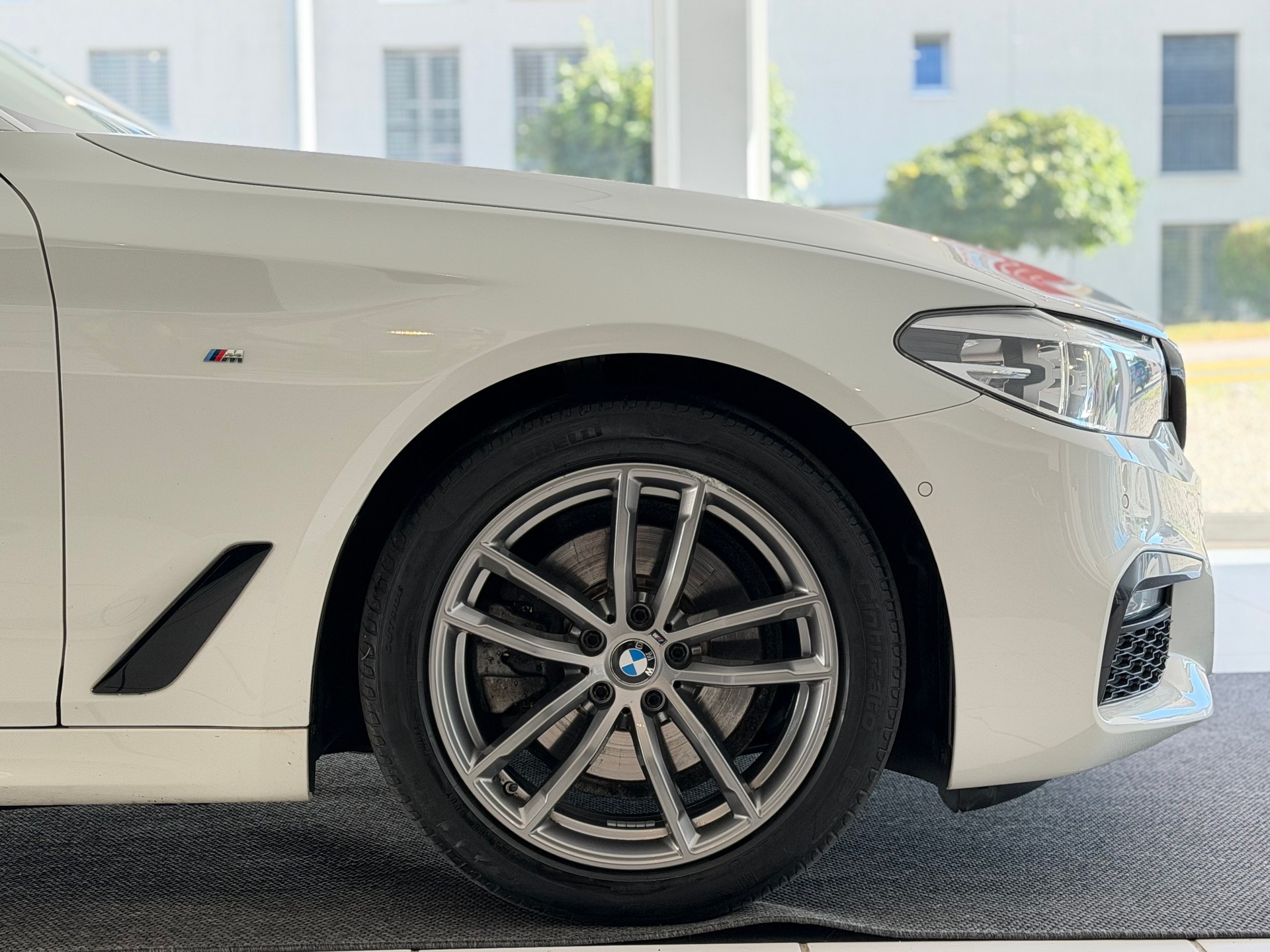 BMW 520d xDrive M Sport Touring Steptronic **Frisch ab MFK**-image-4