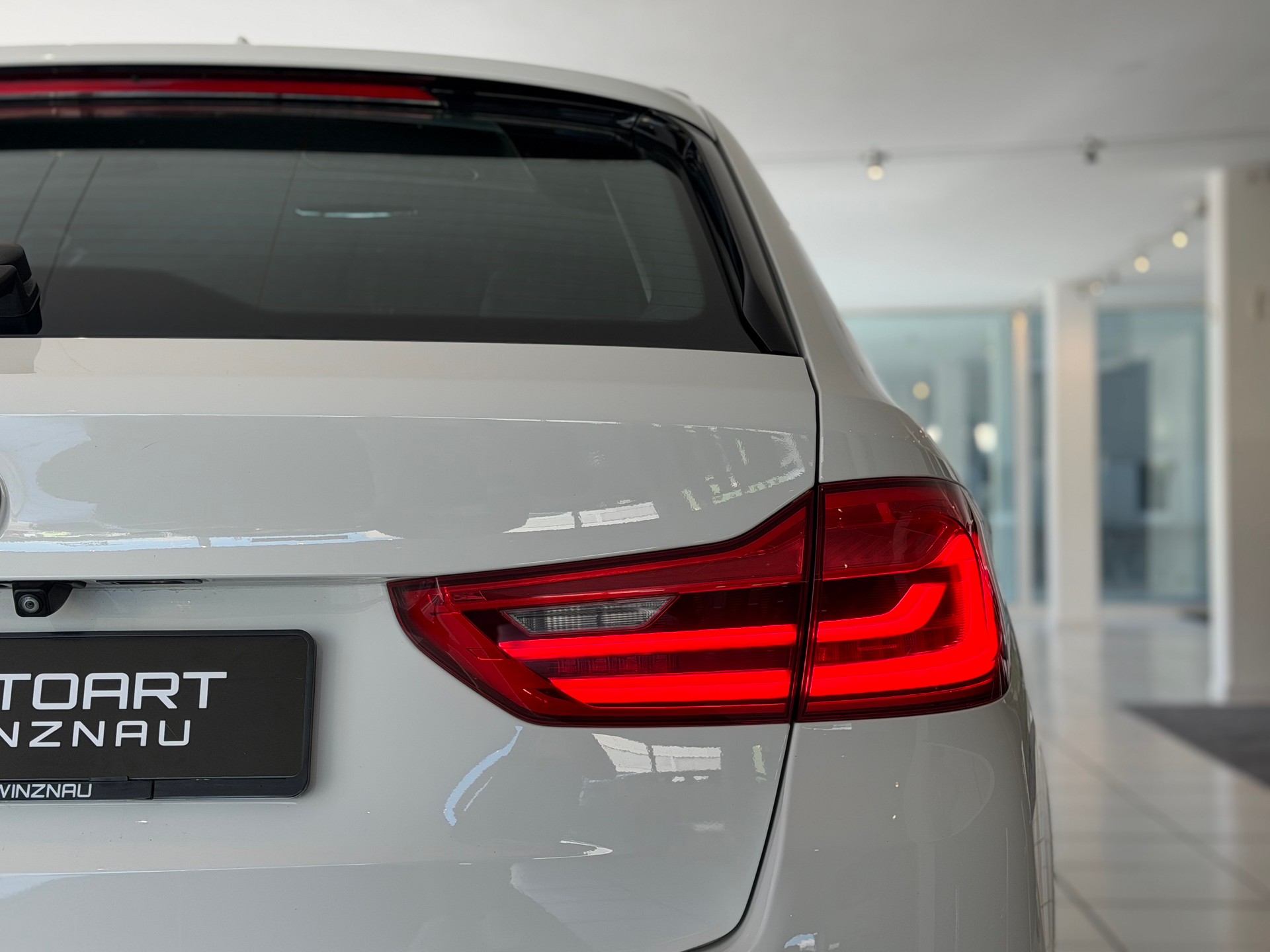 BMW 520d xDrive M Sport Touring Steptronic **Frisch ab MFK**-image-28
