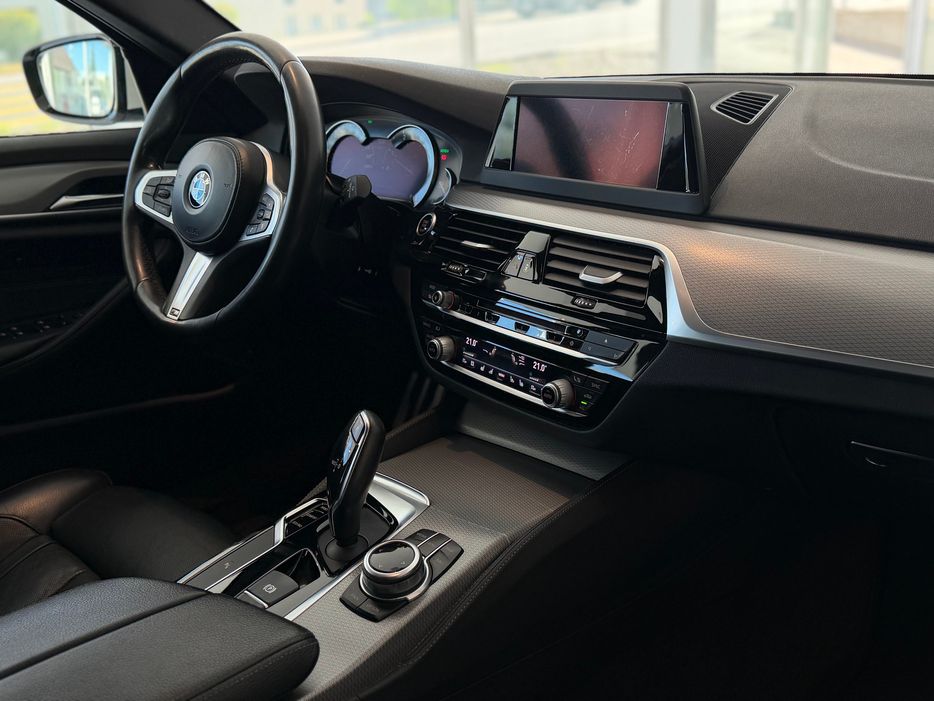 BMW 520d xDrive M Sport Touring Steptronic **Frisch ab MFK**-image-23