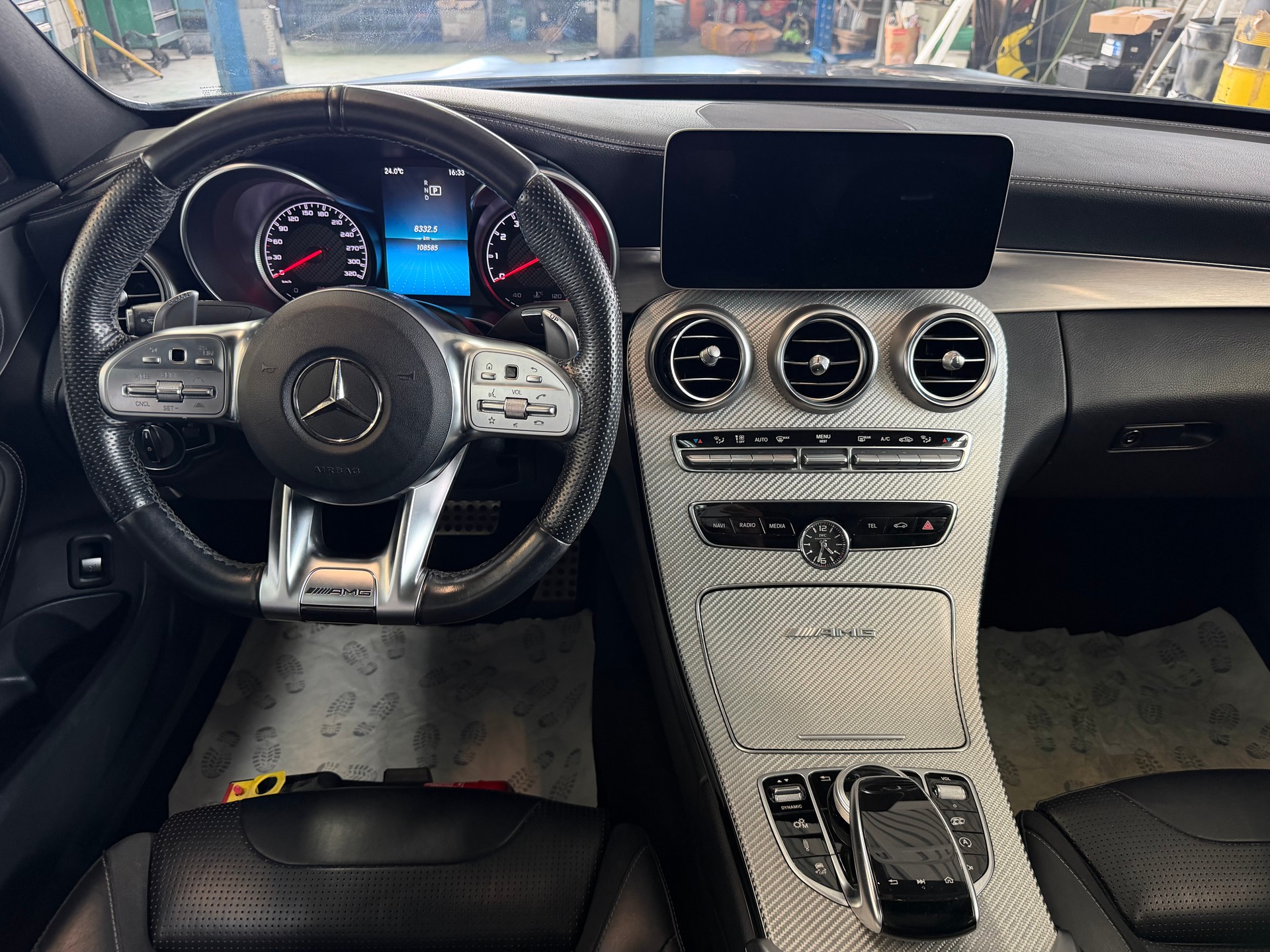 MERCEDES-BENZ C 63 AMG Speedshift | Frisch MFK | Multibeam LED | Burmester | Pano Dach-image-16