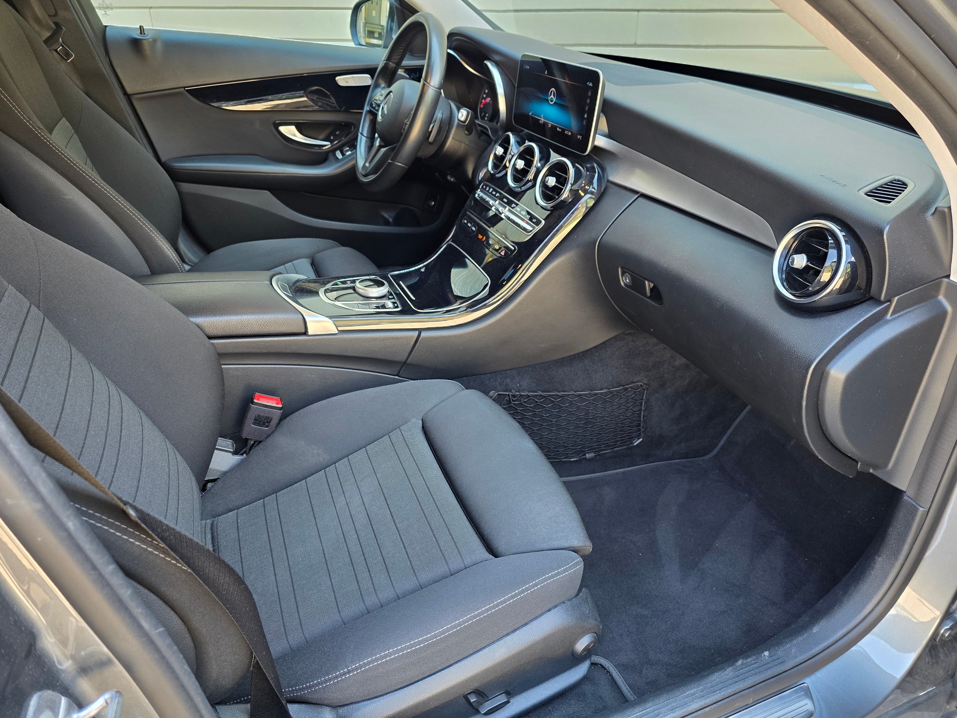 MERCEDES-BENZ C 220 d 9G-Tronic-image-21
