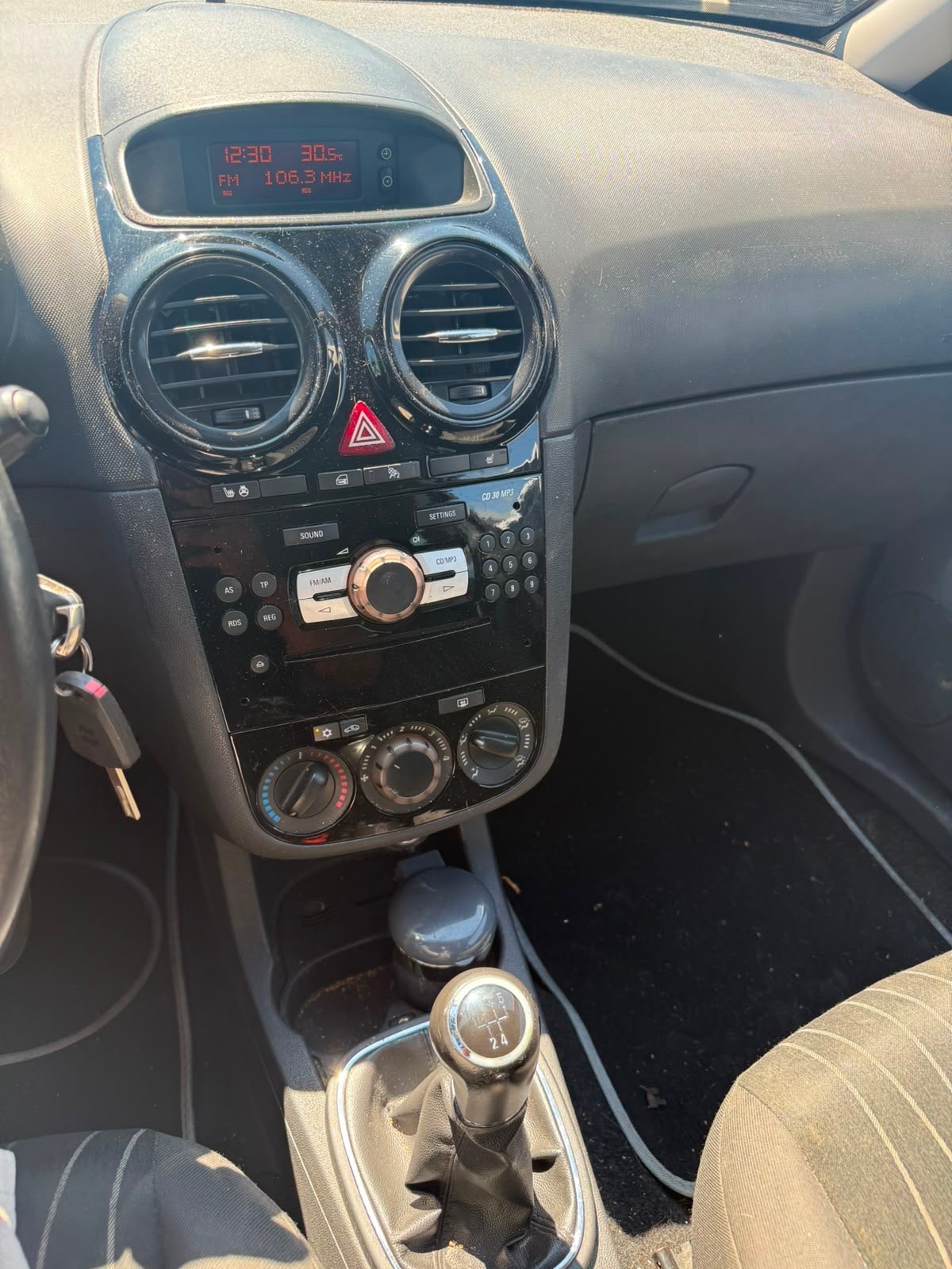 OPEL Corsa 1.4 TP Anniversary Edition-image-7