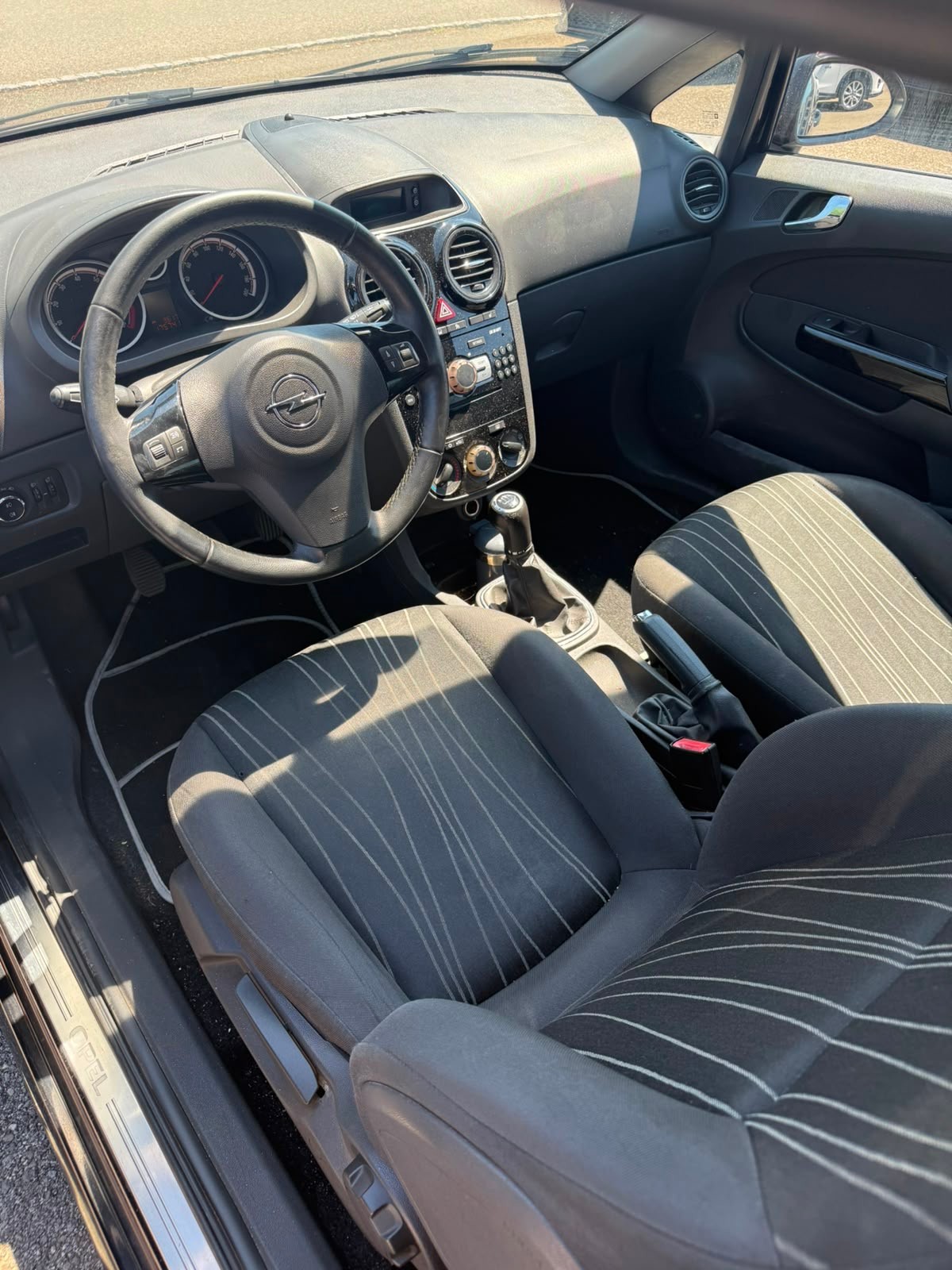 OPEL Corsa 1.4 TP Anniversary Edition-image-6