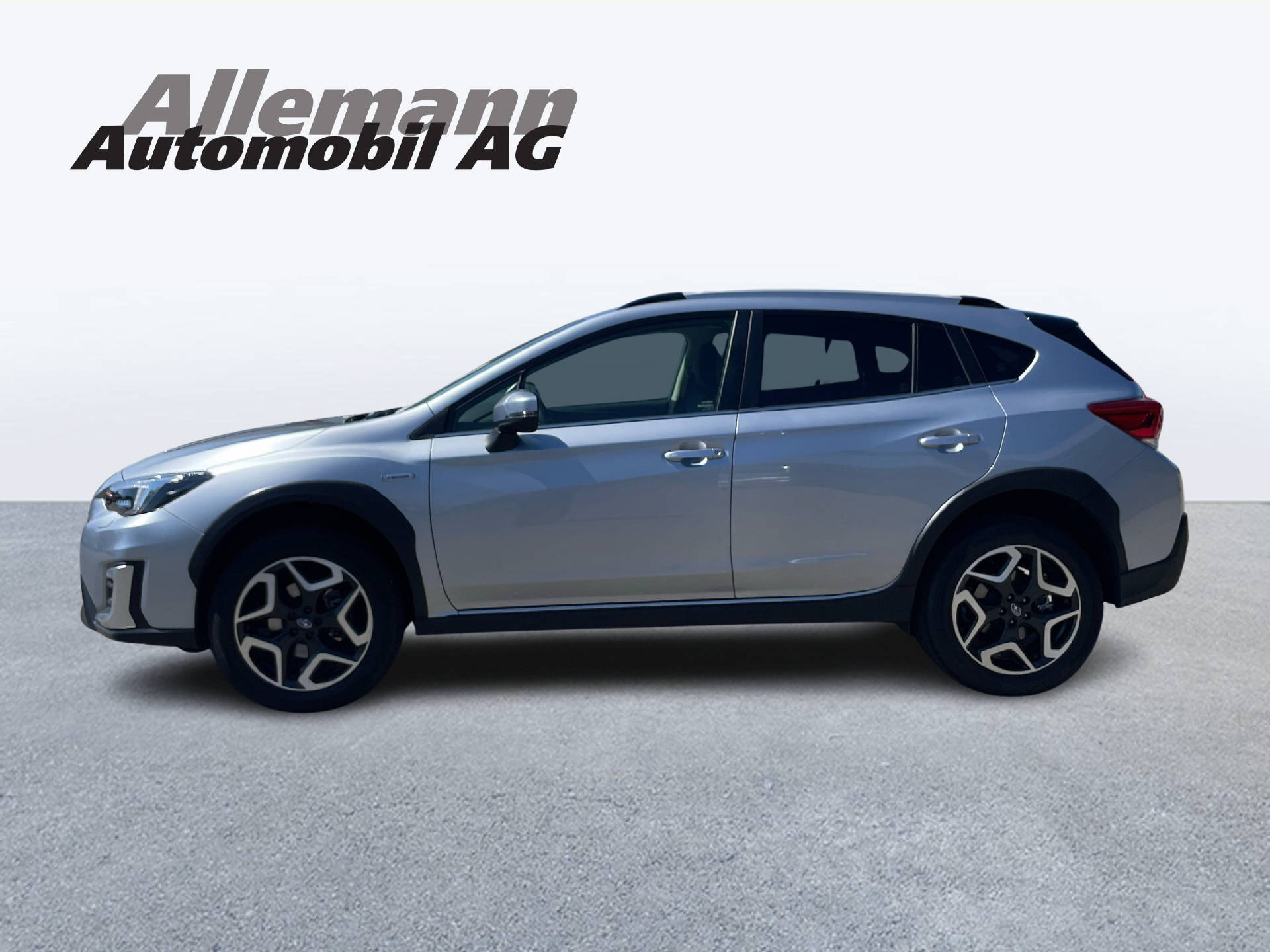 SUBARU XV 2.0i e-Boxer Swiss Plus-image-2