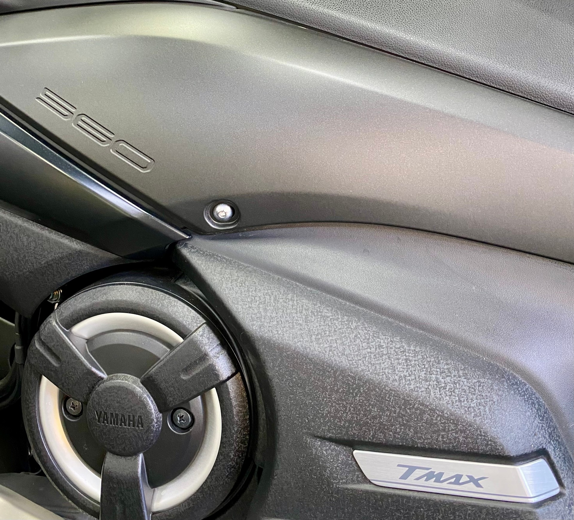 YAMAHA T-MAX XP 560-image-3