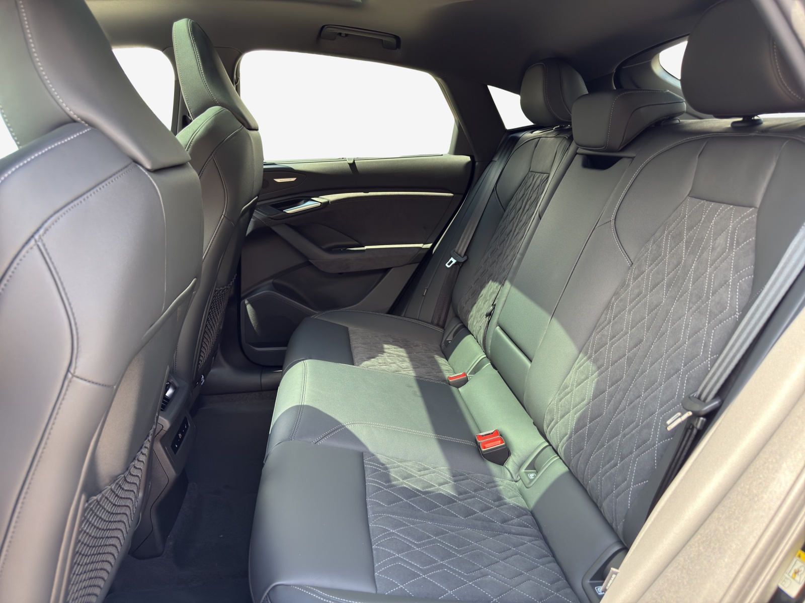 AUDI Q6 Sportback e-tron quattro-image-14