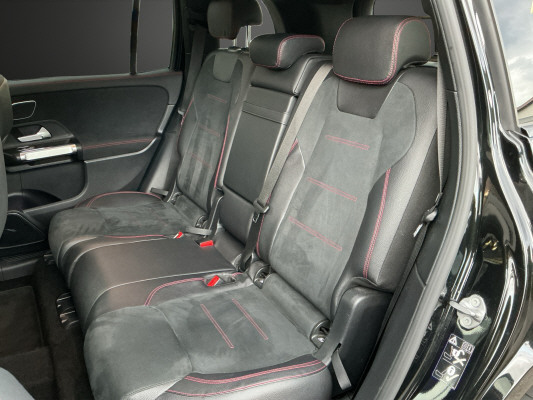 MERCEDES-BENZ GLB 220 d AMG Line 4 MAT.-image-10