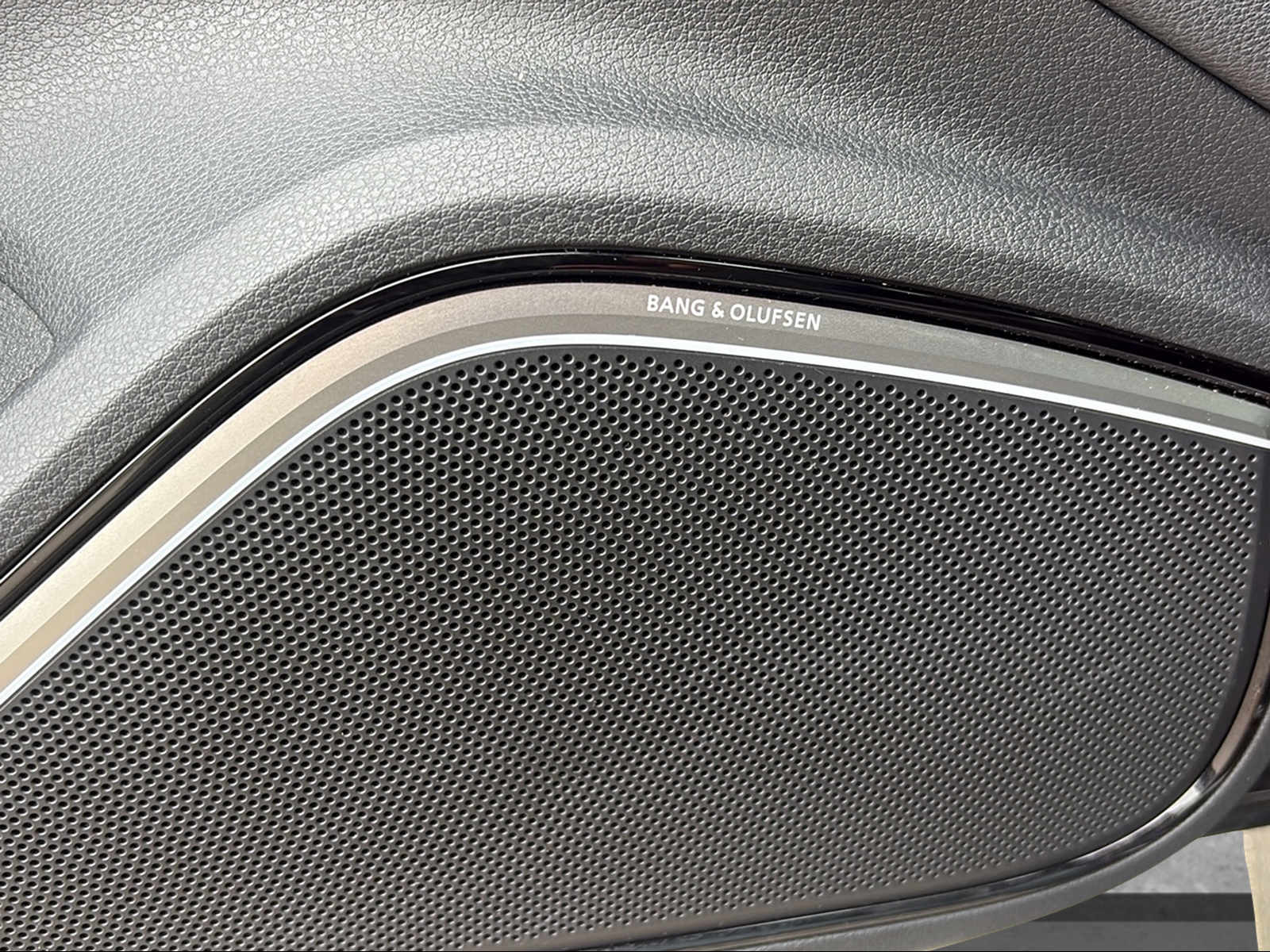 AUDI A3 Sportback 40 TFSI S-LINE Attraction quattro S-tronic-image-8