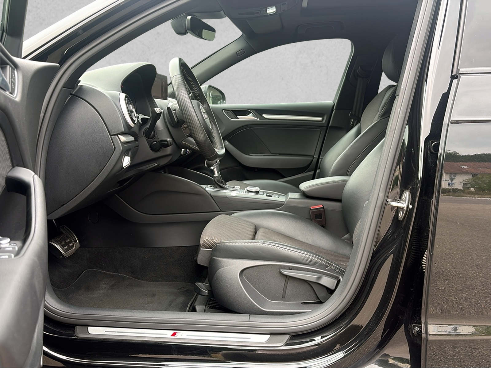 AUDI A3 Sportback 40 TFSI S-LINE Attraction quattro S-tronic-image-4