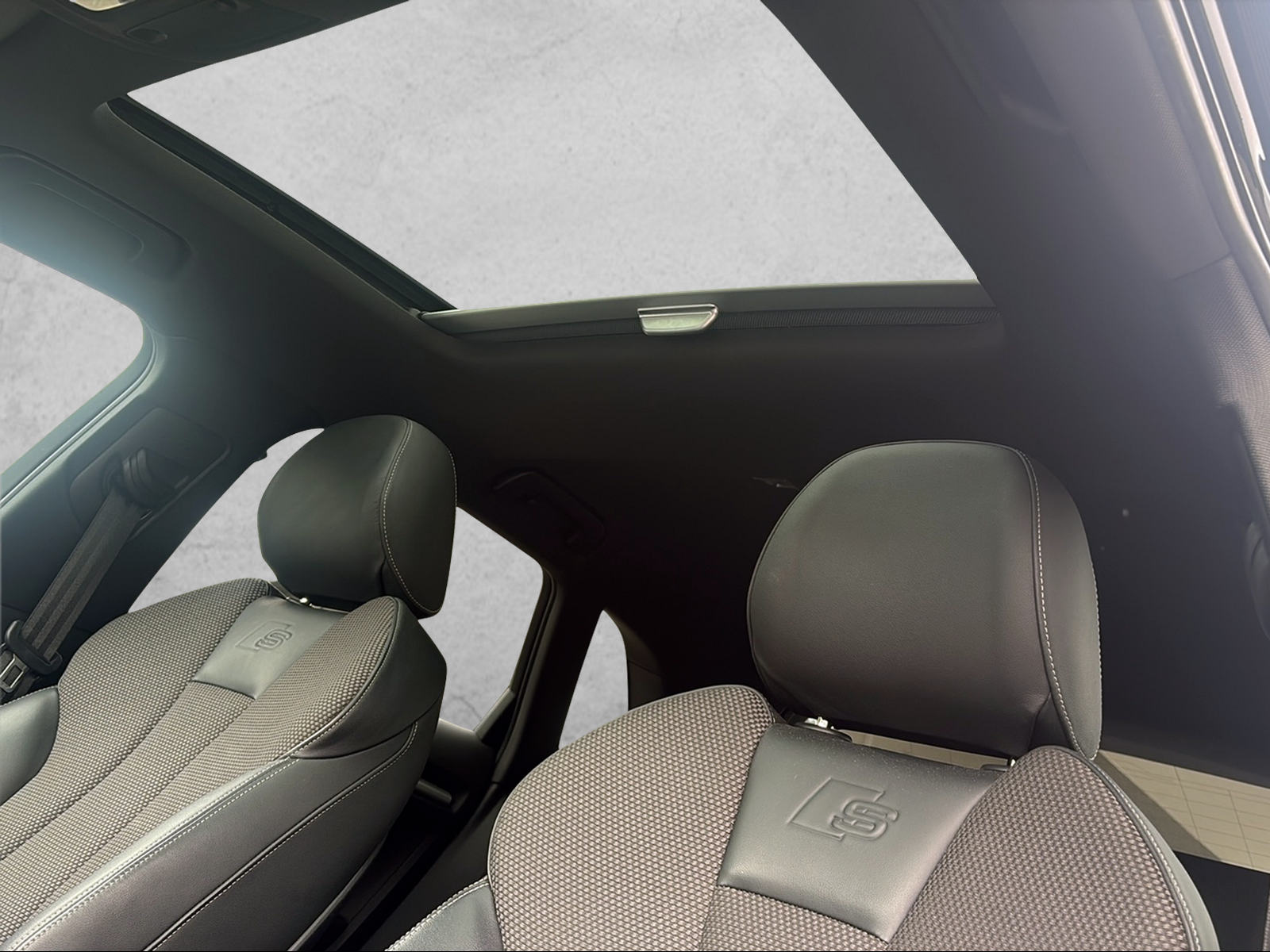 AUDI A3 Sportback 40 TFSI S-LINE Attraction quattro S-tronic-image-6