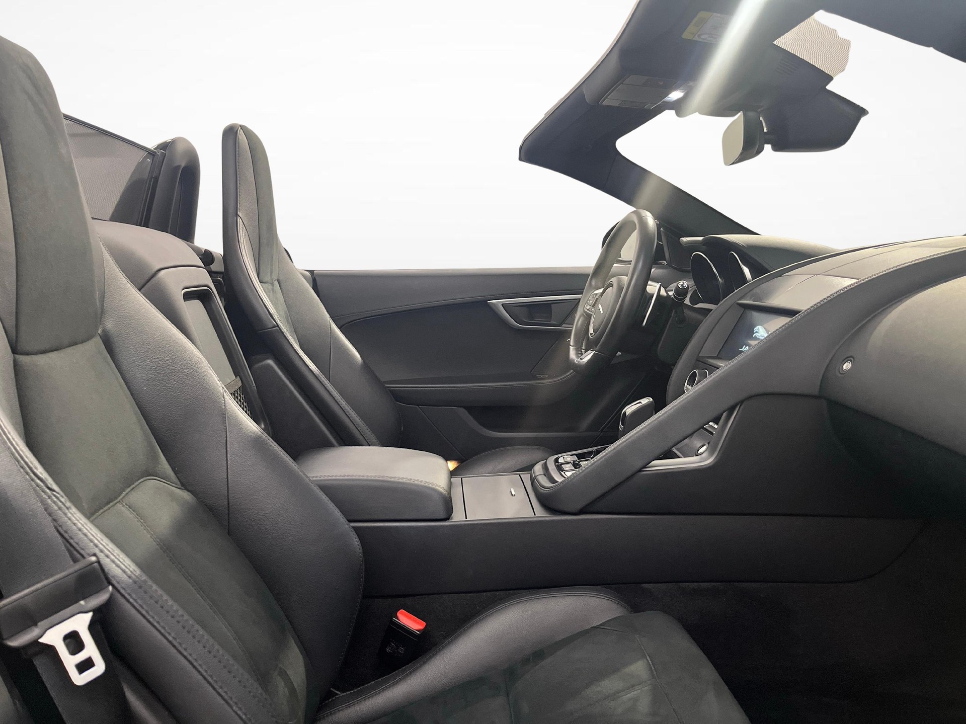 JAGUAR F-Type Convertible 2.0 R-Dynamic-image-9