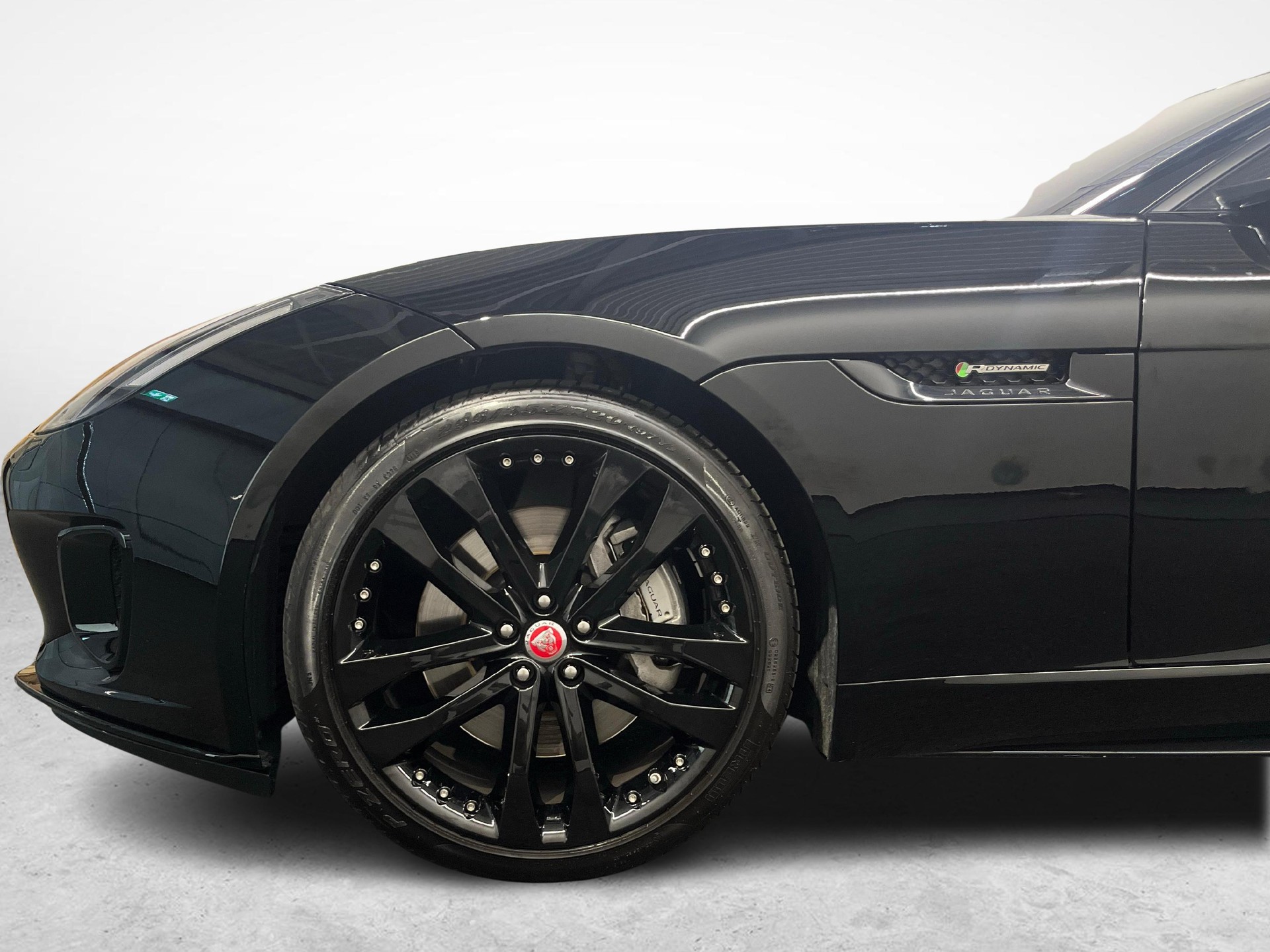 JAGUAR F-Type Convertible 2.0 R-Dynamic-image-12