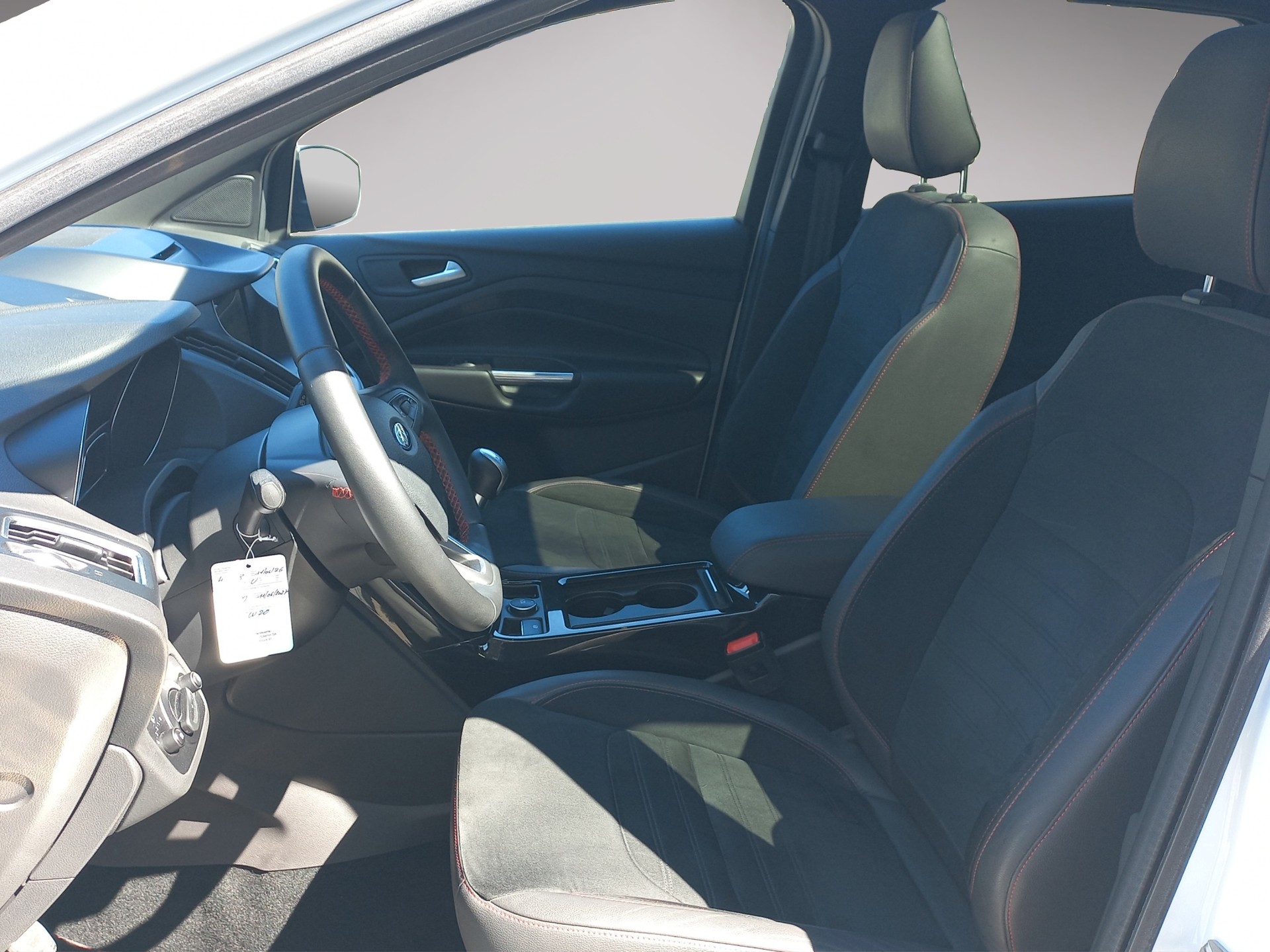 FORD Kuga 1.5 SCTi ST Line High 2WD-image-6