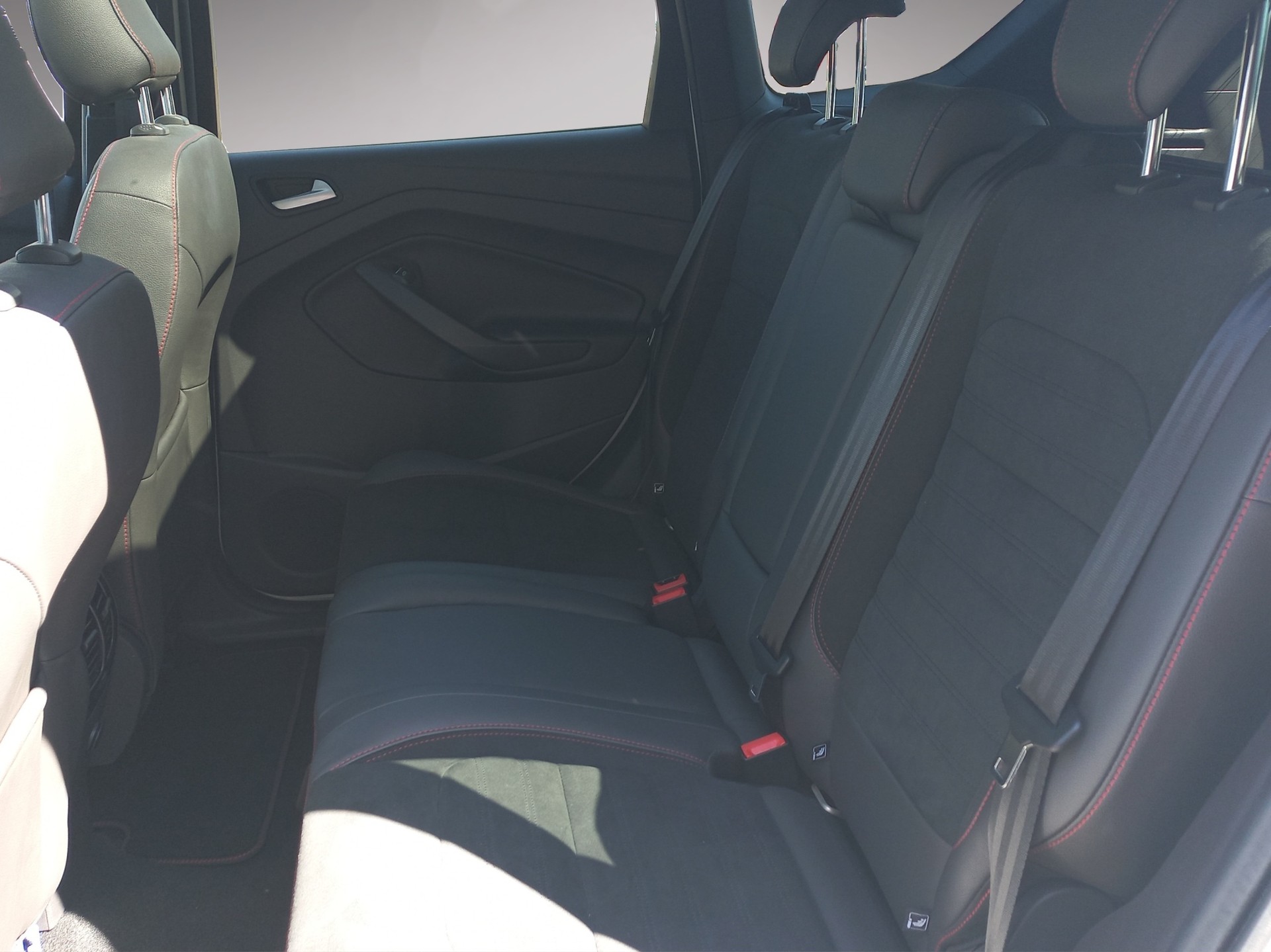 FORD Kuga 1.5 SCTi ST Line High 2WD-image-11