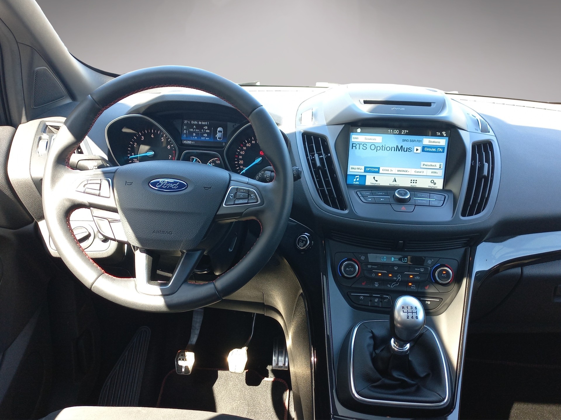 FORD Kuga 1.5 SCTi ST Line High 2WD-image-12