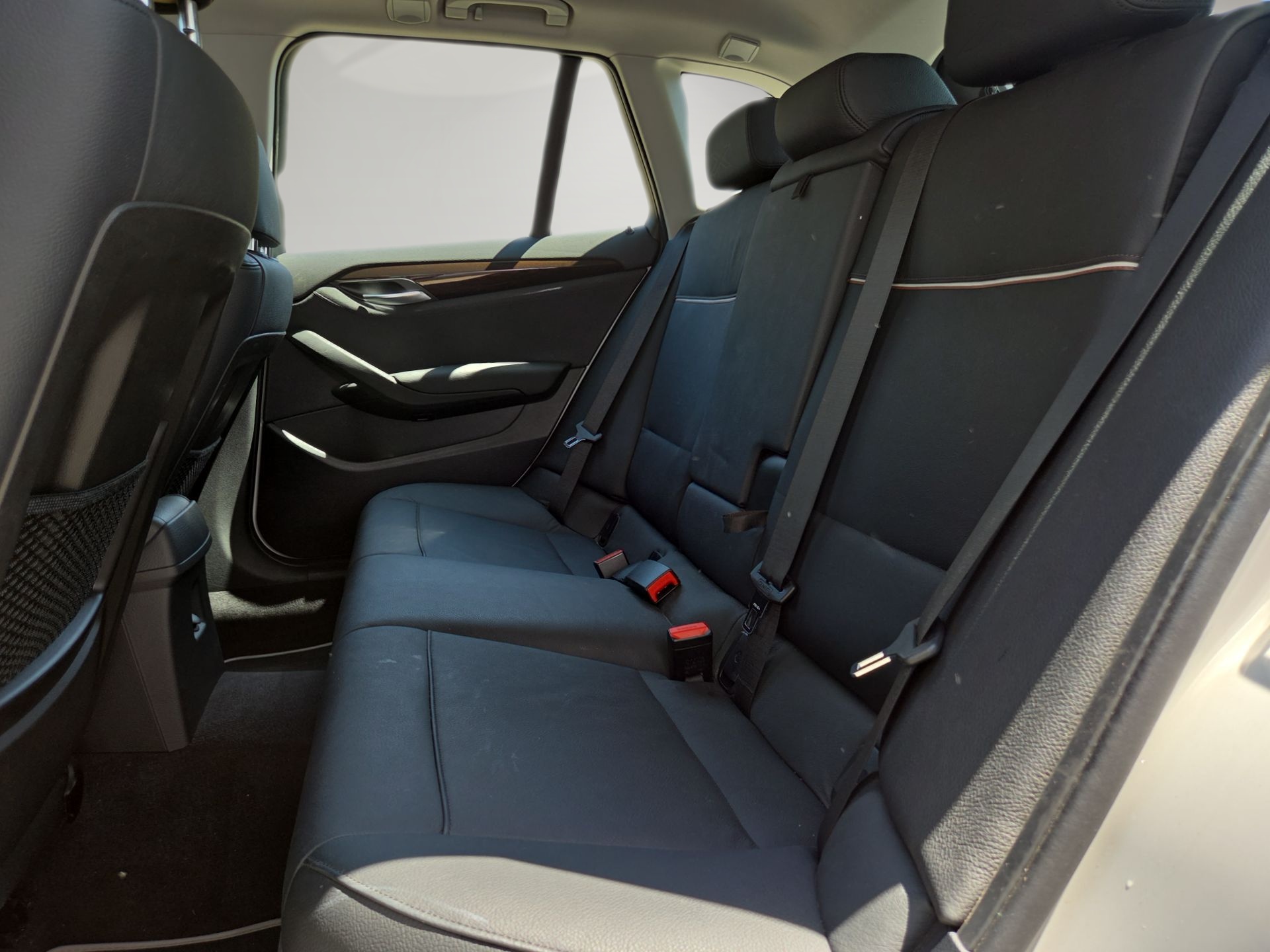 BMW X1 xDrive 20i Steptronic-image-9