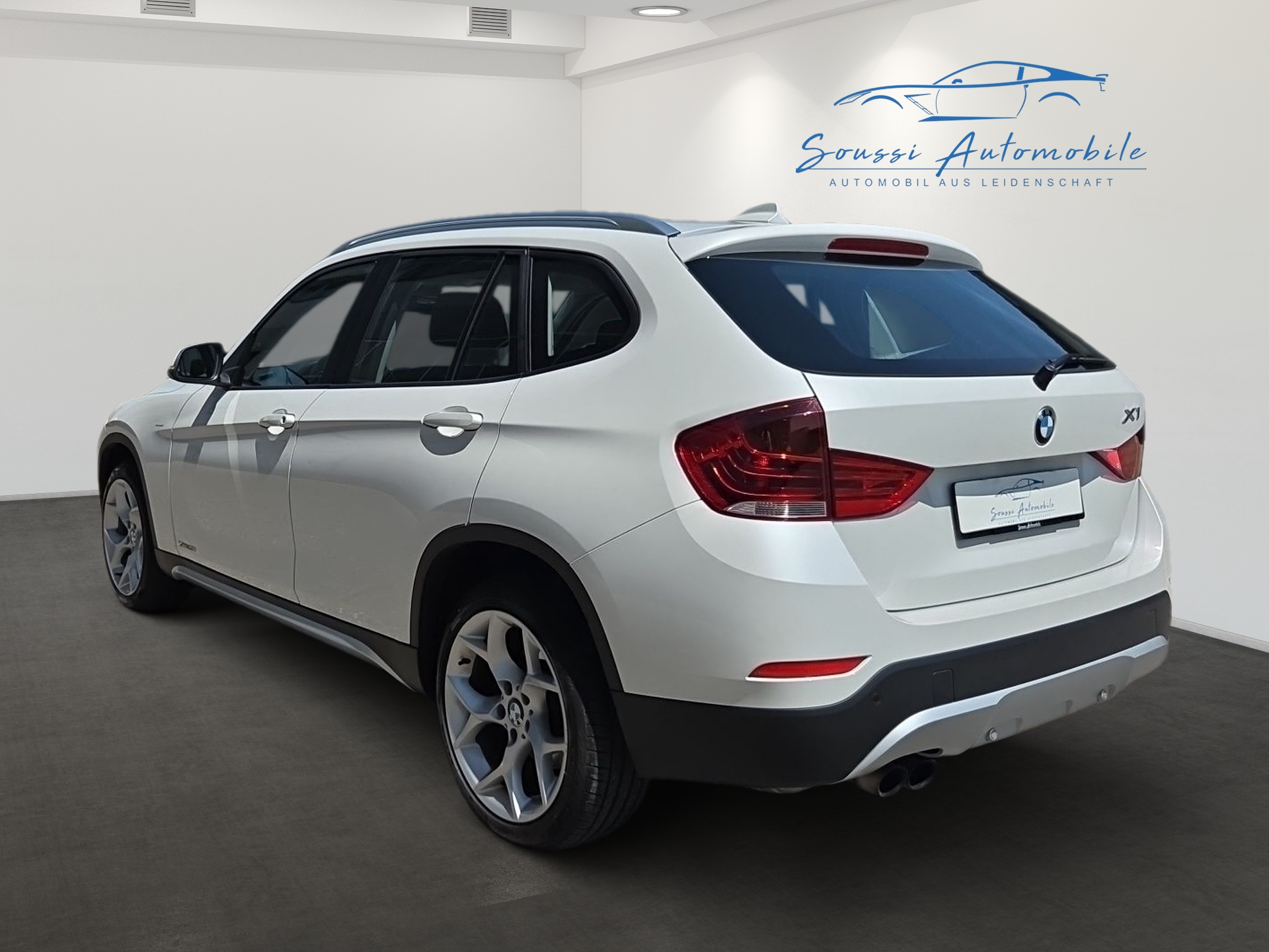 BMW X1 xDrive 20i Steptronic-image-3