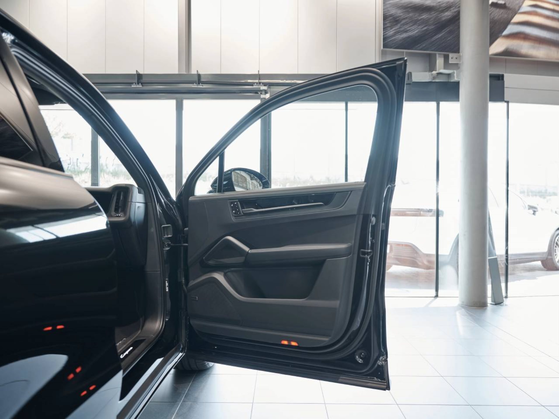 PORSCHE Cayenne Black Edition-image-20