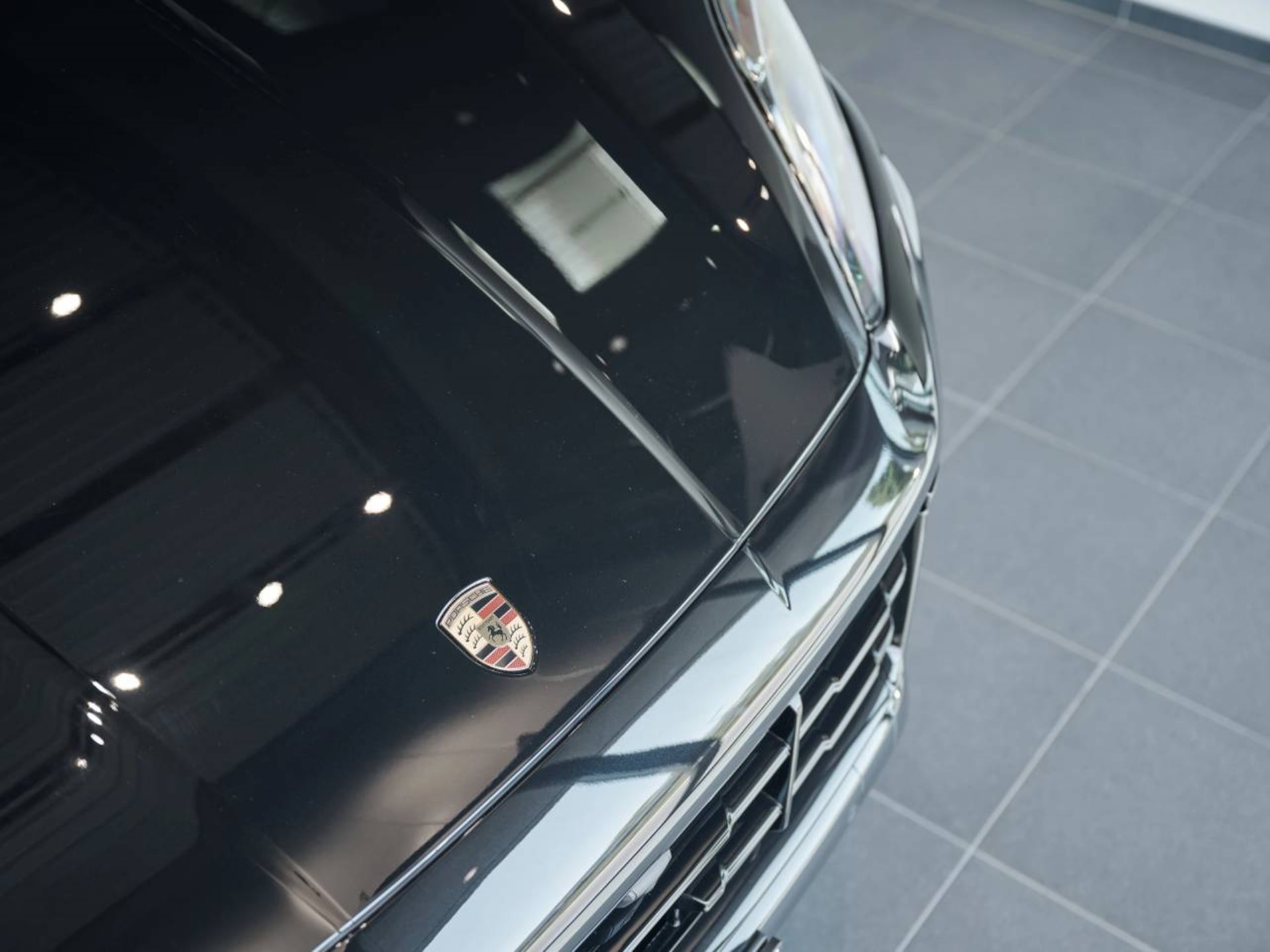 PORSCHE Cayenne Black Edition-image-23