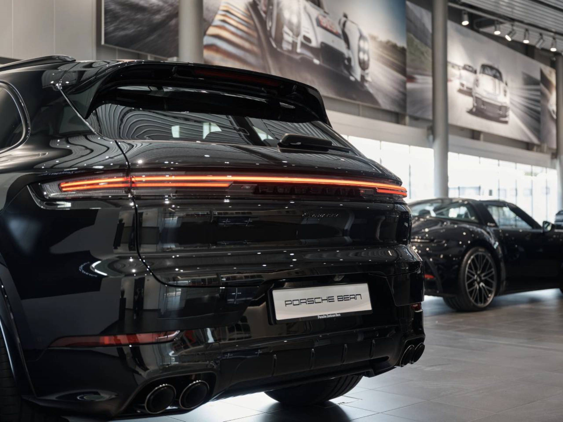 PORSCHE Cayenne Black Edition-image-26