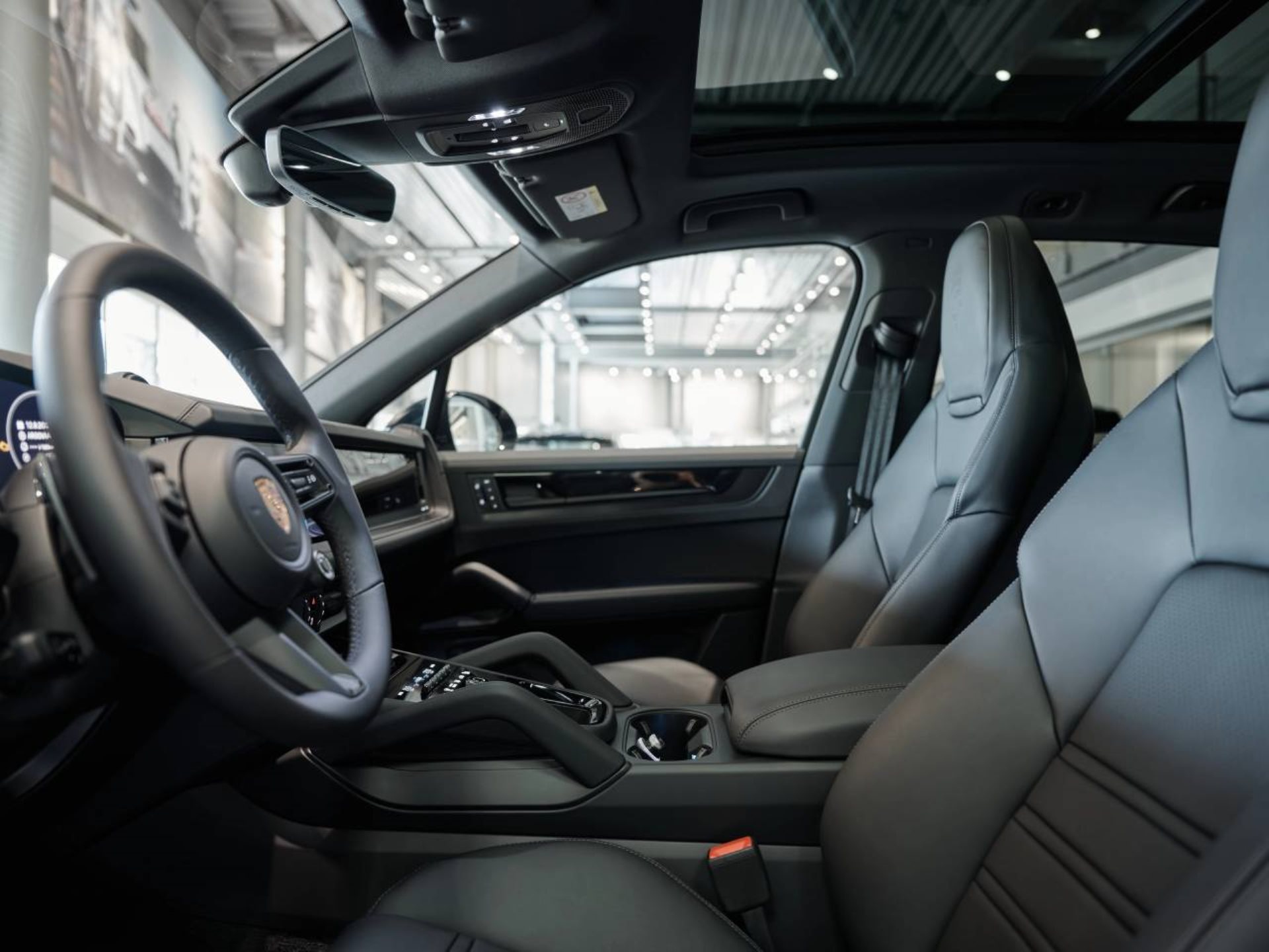 PORSCHE Cayenne Black Edition-image-3
